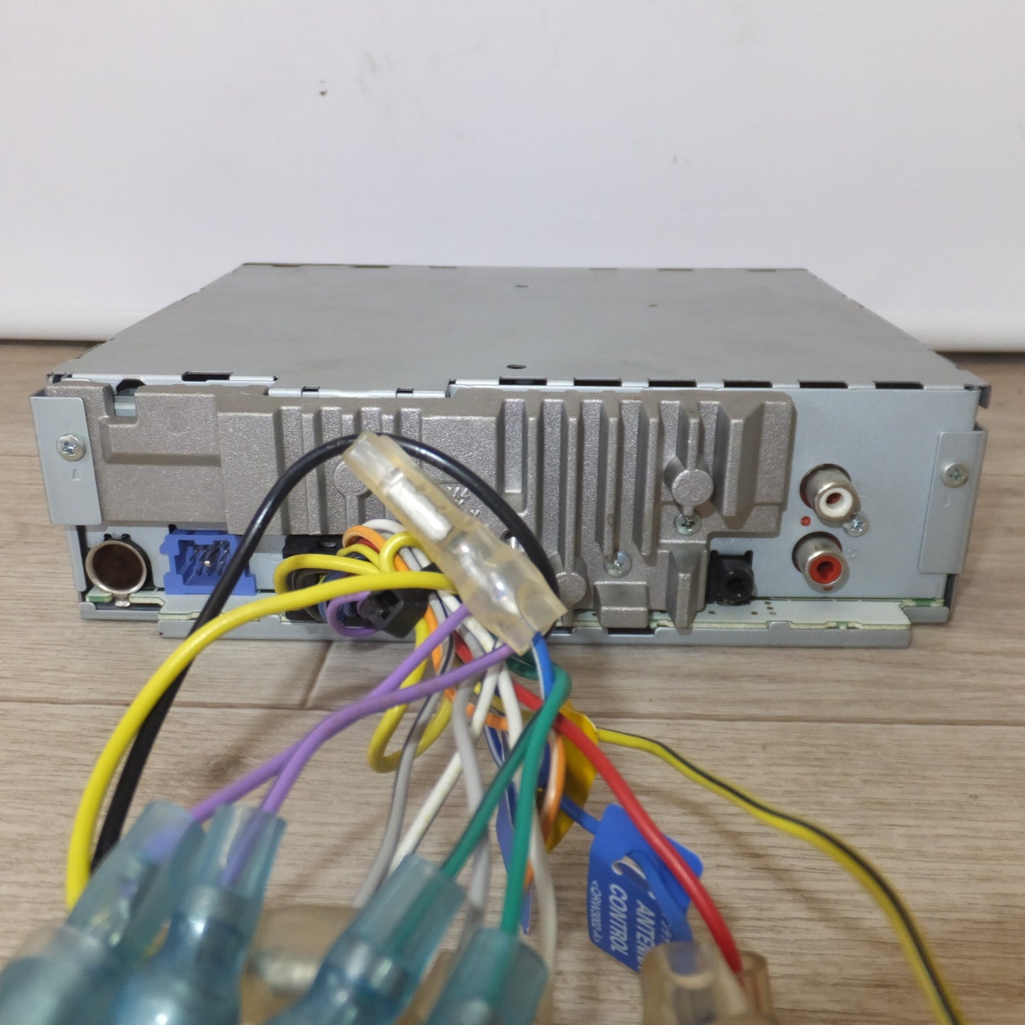 [送料無料] ★カロッツェリア carrozzeria カーオーディオ 1Dメインユニット DEH-P650[79]★