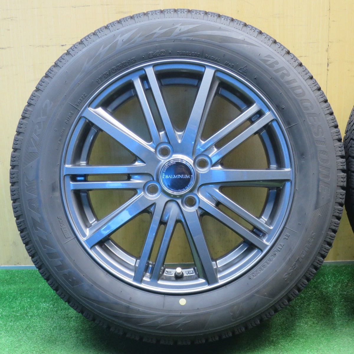 バリ溝！23年！キレイ！9分★スタッドレス 175/65R15 ブリヂストン ブリザック VRX2 BALMINUM BR10 バルミナ 15インチ PCD100/4H★6032907NJス