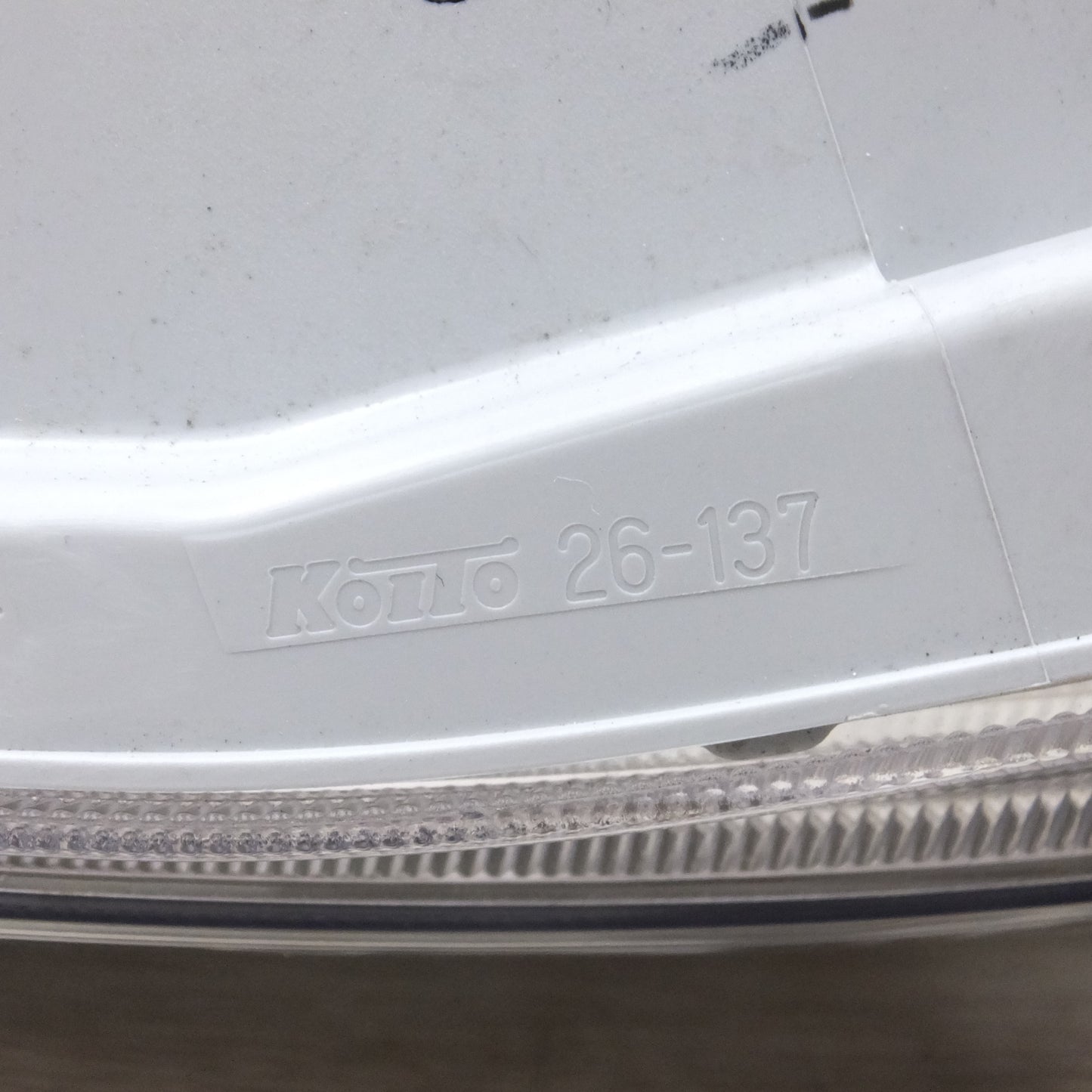 [送料無料] 新車外し!左右セット◆トヨタ ハイエース 200系 8型 スーパーGL 純正 LED ヘッド ライト ランプ KOITO 26-137 コンピュータ付き◆