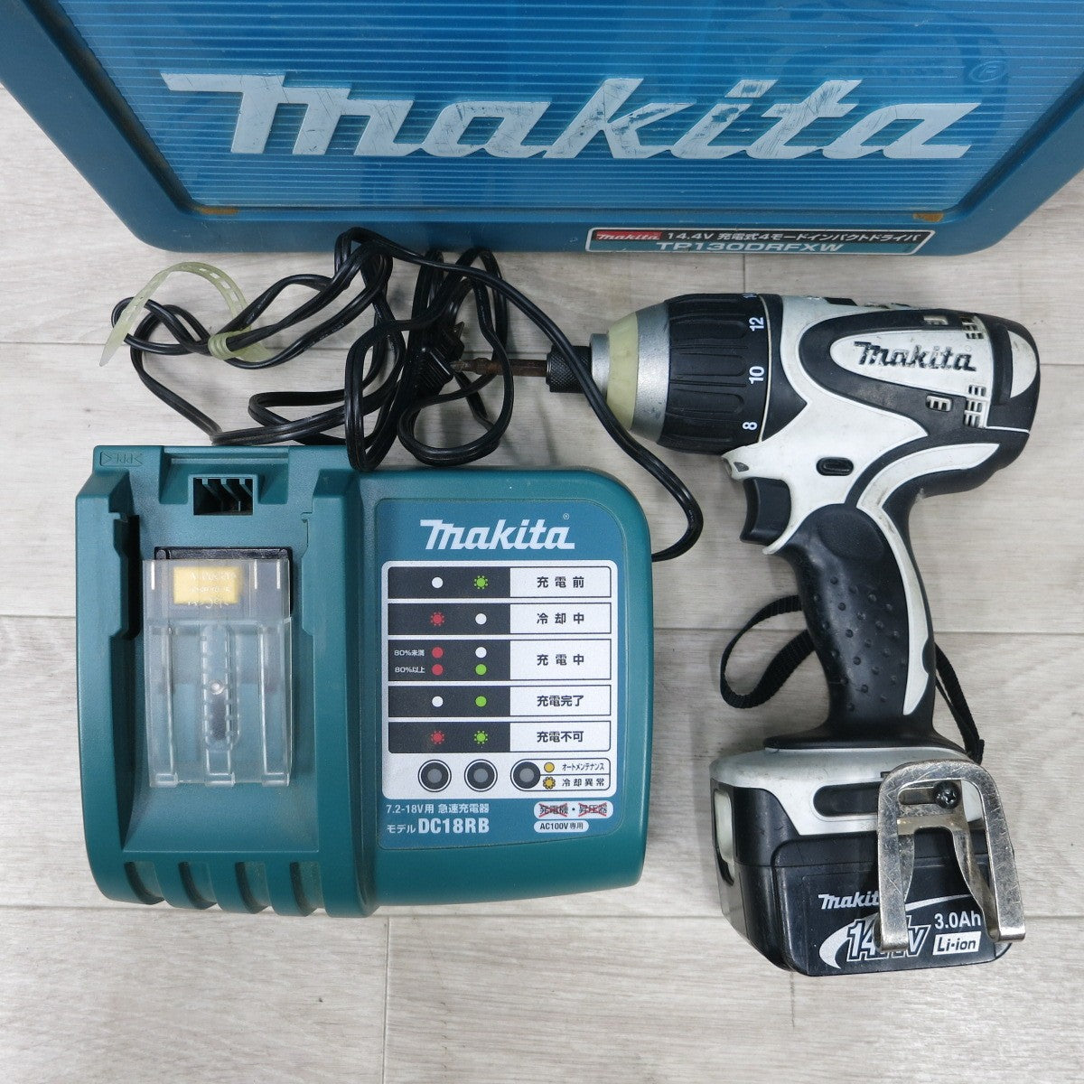 [送料無料] ◆マキタ 充電式 4モード インパクト ドライバ 14.4V TP130D 充電器 バッテリー ケース付き 電動 工具◆