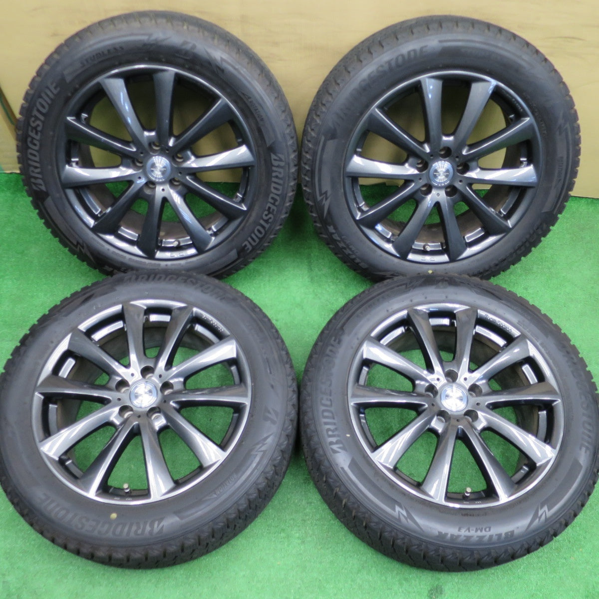 バリ溝！キレイ！9分★ボルボ 等 Team Sparco 235/55R18 スタッドレス ブリヂストン ブリザック DM-V3 チームスパルコ 18インチ PCD108/5H★6011503NKス