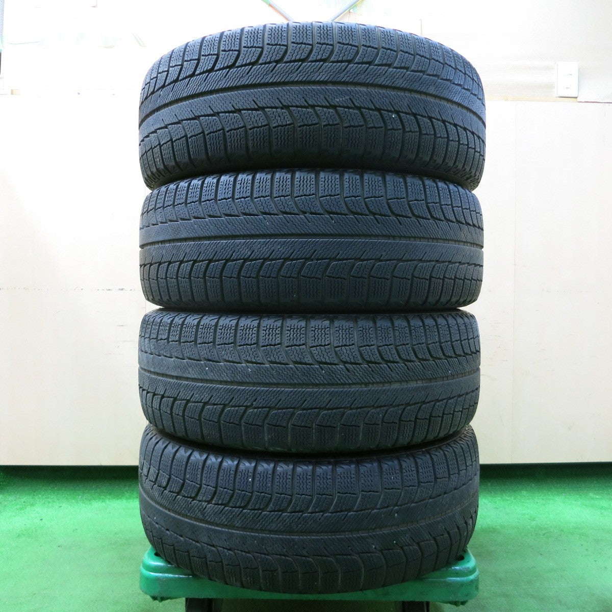 *送料無料* キレイ★レクサス HS250h 純正 215/55R17 スタッドレス ミシュラン X-ICE XI2 17インチ PCD114.3/5H★4052401イス
