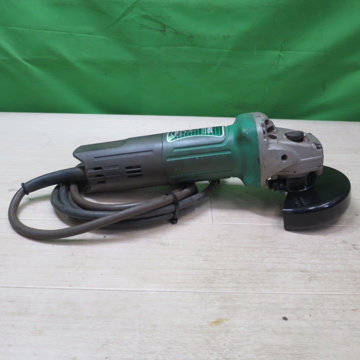 [送料無料] ☆マキタ 100mm ディスクグラインダ M965 電動 工具 makita 100V コード式 研削 研摩 研磨 機☆