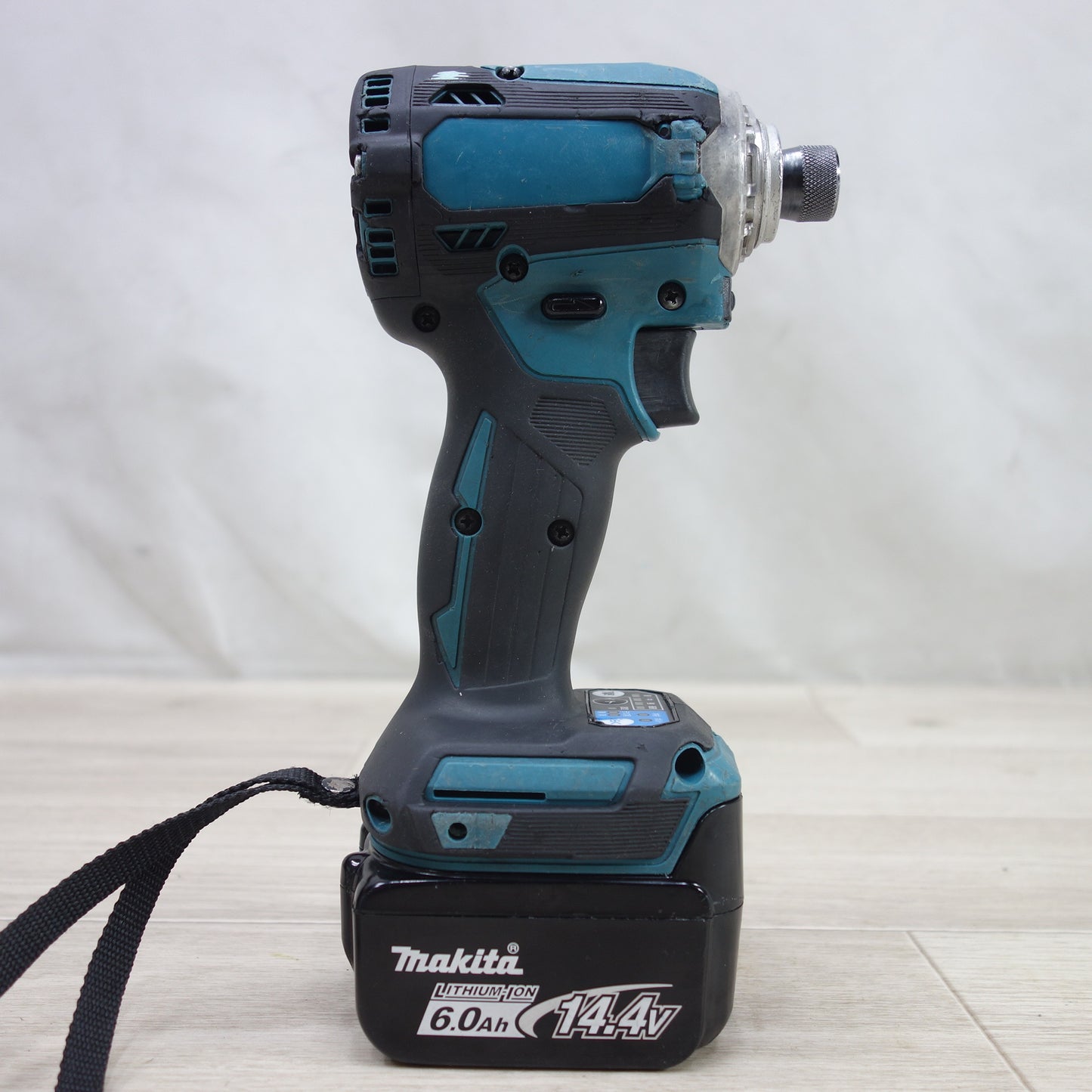 [送料無料] ◆マキタ 充電式 インパクトドライバ TD161D 電動 工具 14.4V DIY コードレス Makita◆