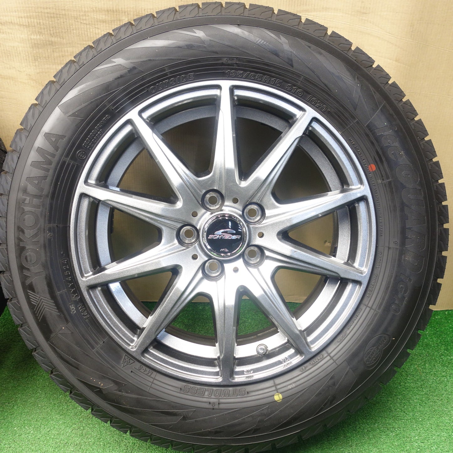 ほぼ未使用！24年！キレイ★プリウス 等 195/65R15 スタッドレス ヨコハマ アイスガード iG70 SCHNEIDER MID シュナイダー 15インチ PCD100/5H★6021201KTス