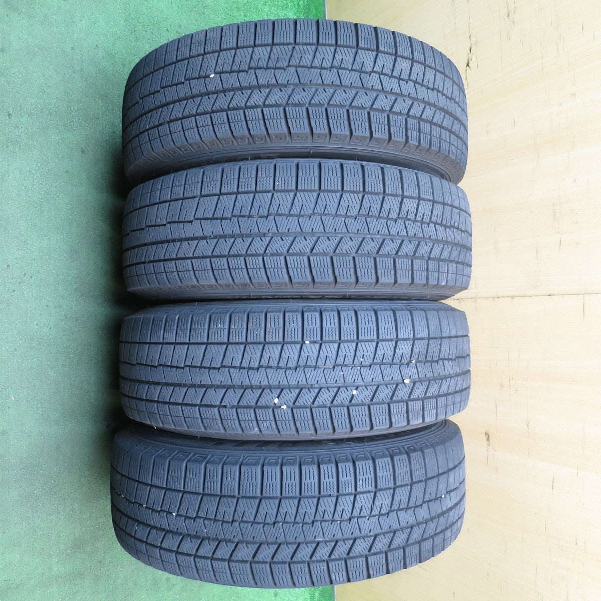 バリ溝！21年！9分★スタッドレス 205/65R16 ダンロップ ウインターマックス 03 SPORT KRONE スポルト クローネ 16インチ PCD114.3/5H★5082202NJス