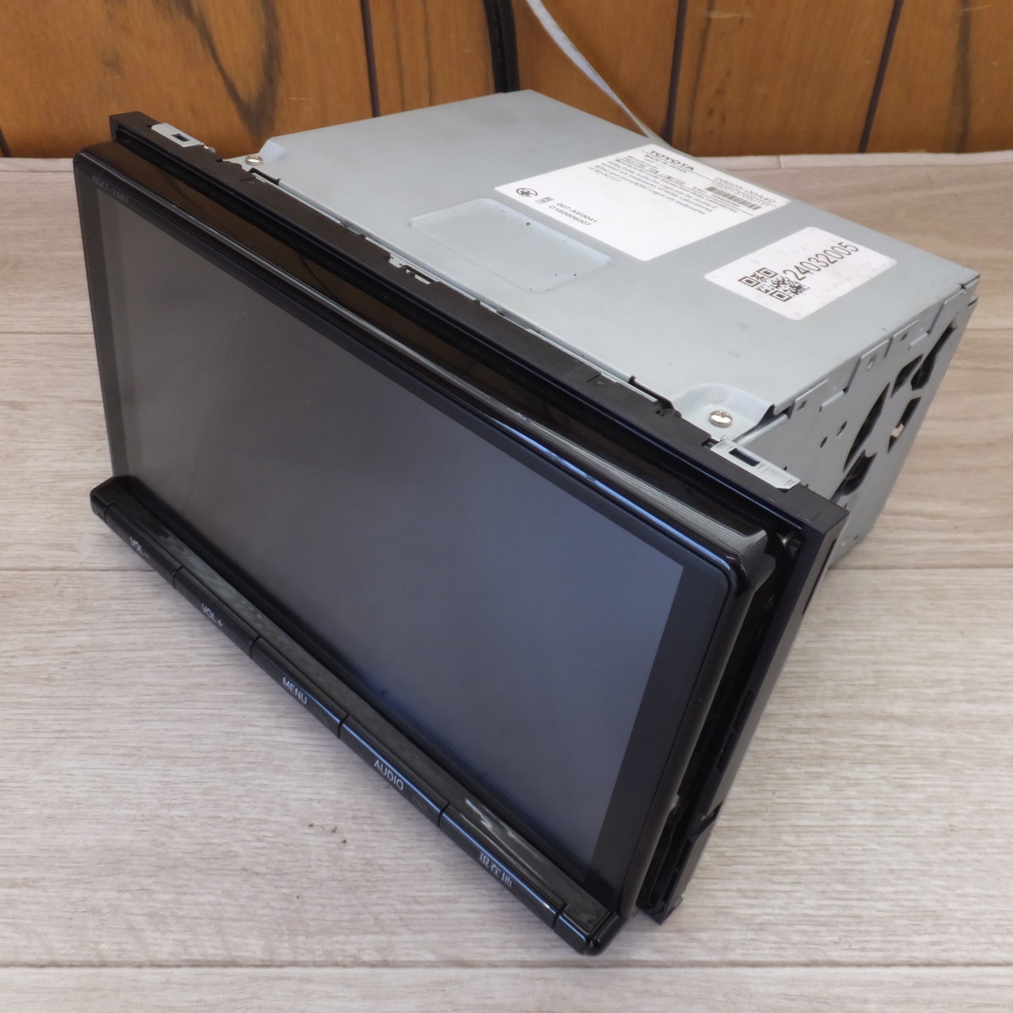 [送料無料] ジャンク★富士通テン製 トヨタ TOYOTA 純正 SDナビゲーション 08605-00A40 NSZT-Y66T★