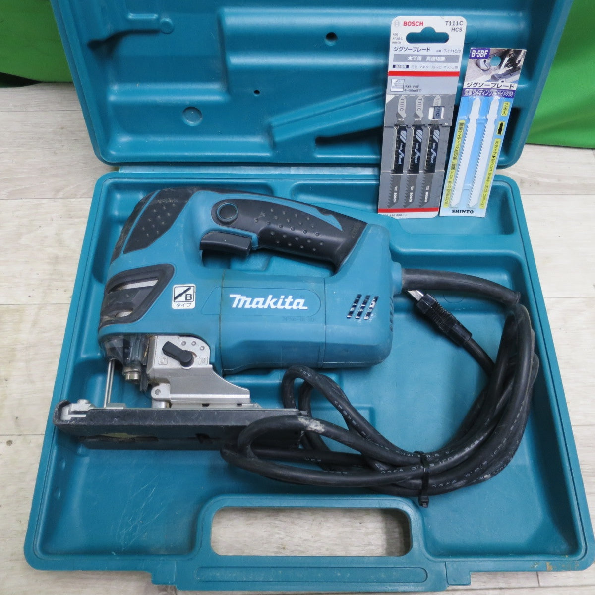 [送料無料] 付属品付き☆マキタ 4350FT ジグソー 100V 4350FT ケース付き 電気 ノコギリ 切断機 電動 工具☆