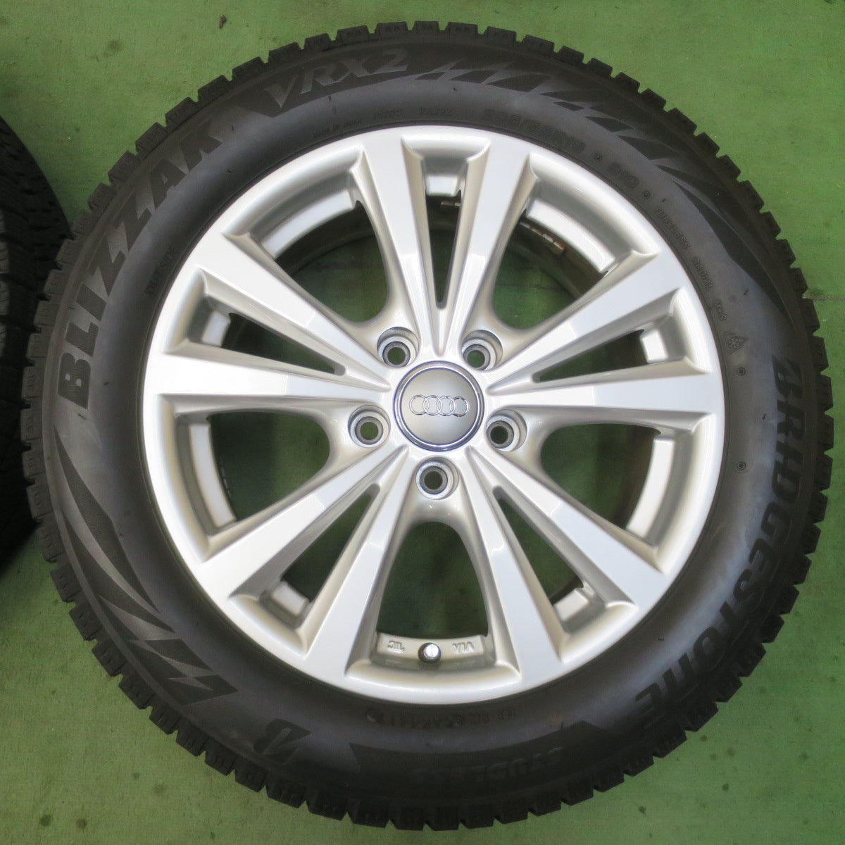 バリ溝！キレイ！9分★アウディ 等 AGA Dorf 205/55R16 スタッドレス ブリヂストン ブリザック VRX2 ドルフ 16インチ PCD112/5H★6021009イス