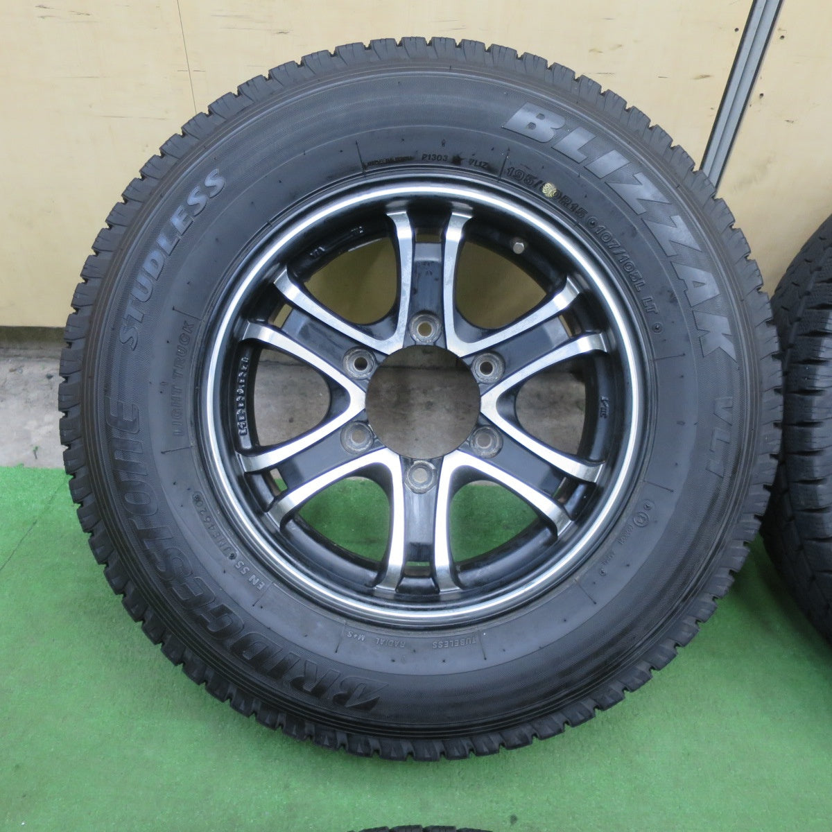 バリ溝！9分★KEELER FORCE 195/80R15 107/105L スタッドレス ブリヂストン ブリザック VL1 キーラー フォース 15インチ PCD139.7/6H★6022001TTス