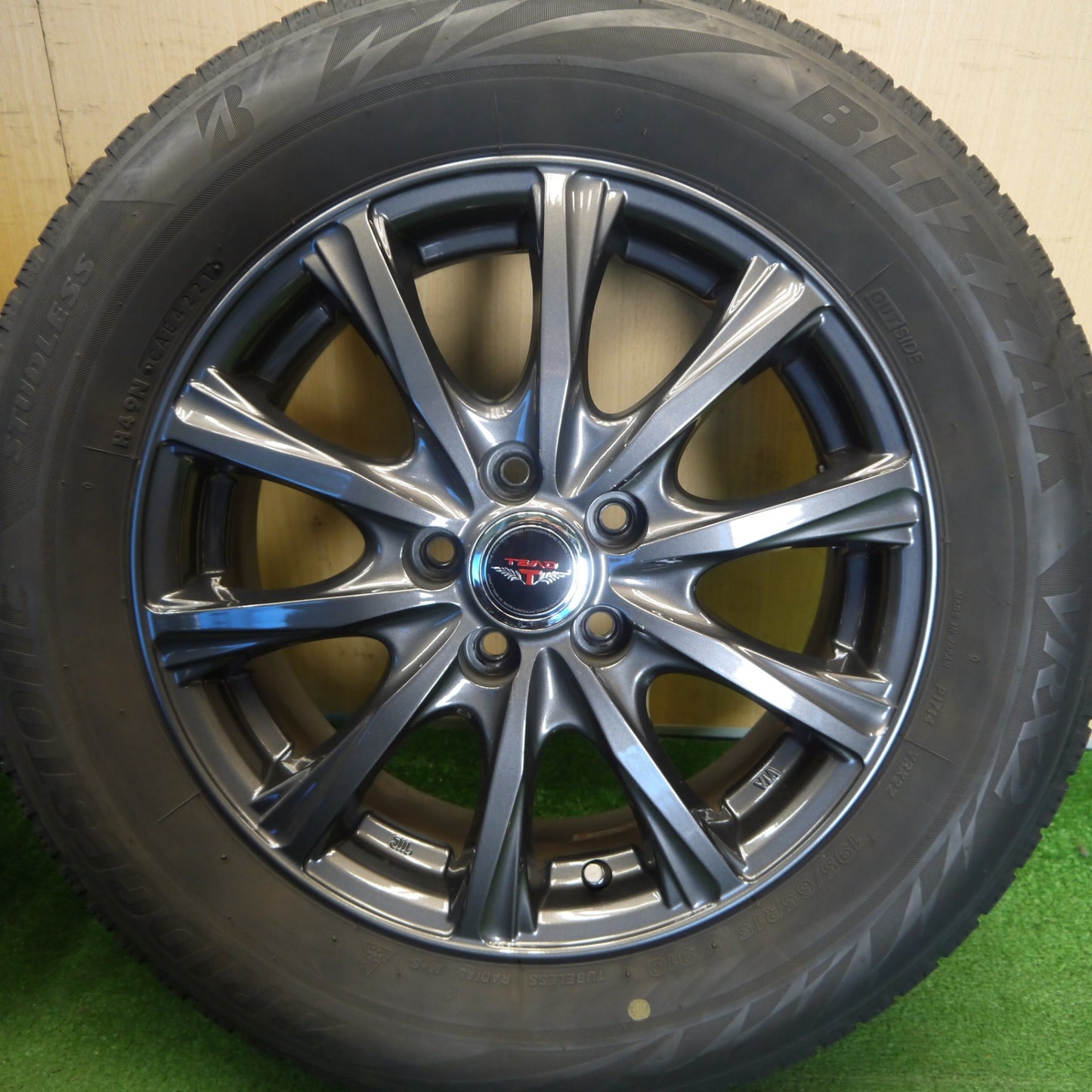 バリ溝！キレイ！9分★プリウス 等 195/65R15 スタッドレス ブリヂストン ブリザック VRX2 TEAD テッド 15インチ PCD100/5H★6042003Hス