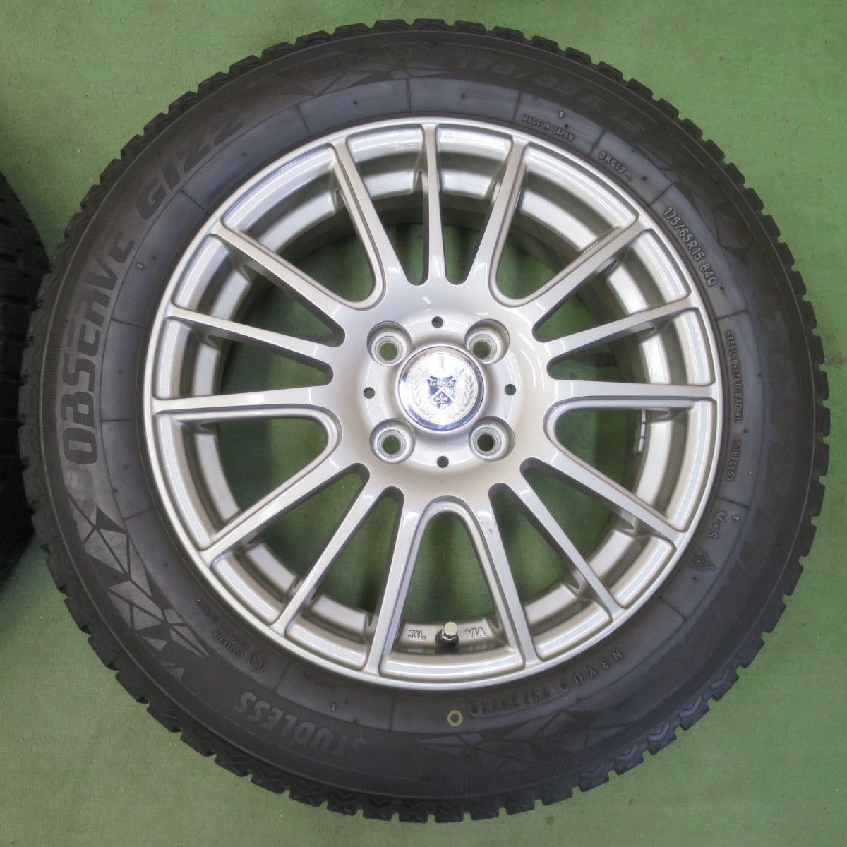 バリ溝！22年！キレイ！8.5分★スタッドレス 175/65R15 トーヨー オブザーブ GIZ2 GMach 15インチ PCD100/4H★6042007イス