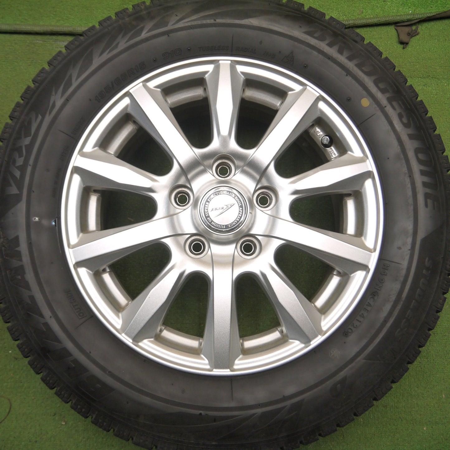 *送料無料* バリ溝！20年！キレイ！9分★スタッドレス 195/65R15 ブリヂストン ブリザック VRX2 JOKER ジョーカー 15インチ PCD114.3/5H★4040815Hス