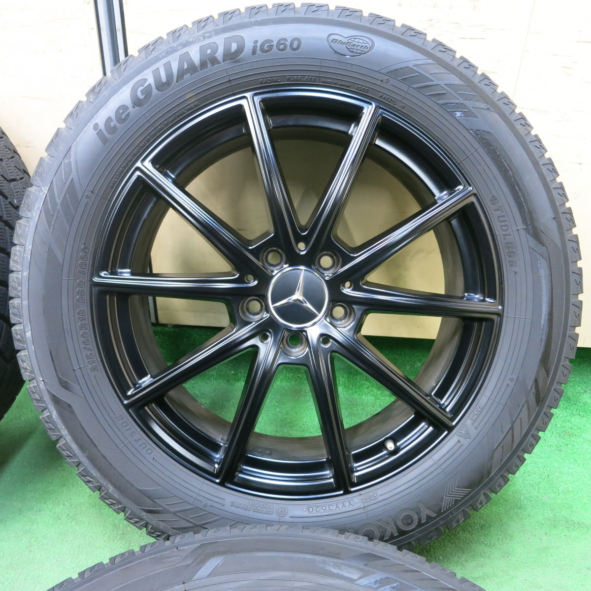 [送料無料] バリ溝！20年！キレイ！8.5分★ベンツ X247 GLB 純正 215/60R18 スタッドレス ヨコハマ アイスガード iG60 18インチ PCD112/5H★4110809SYス