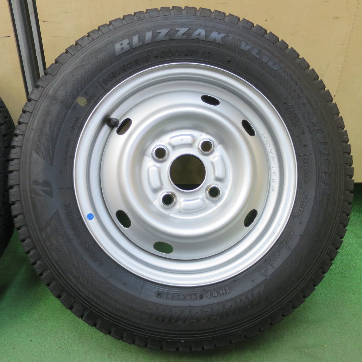 バリ溝！23年！キレイ！9分★スタッドレス 145/80R12 80/78N ブリヂストン ブリザック VL10 TOPY スチール ホイール 12インチ PCD100/4H★6042009イス