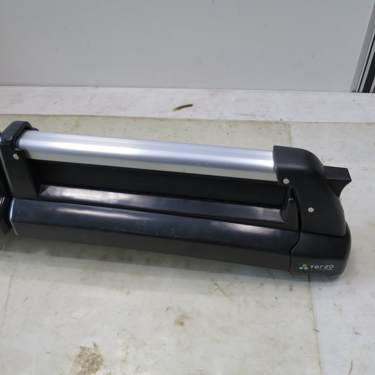 [送料無料] 付属品付き！鍵付き◆TERZO PIAA スキー ＆ スノー ボード 専用 キャリア SS112S ルーフレール タイプ スノボ テルッツオ◆