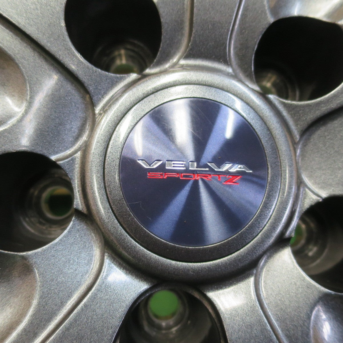 バリ溝！21年！キレイ！8.5分★スタッドレス 205/65R16 ダンロップ ウインターマックス WM02 VELVA SPORTZ ヴェルヴァ 16インチ PCD114.3/5H★5110808イス