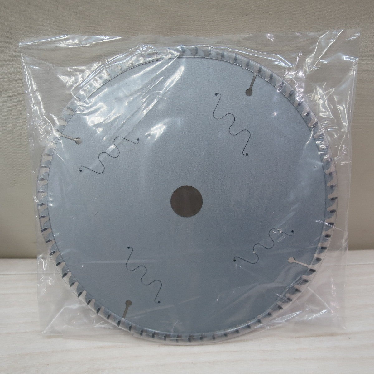 [送料無料] 未使用☆マキタ プレミアムタフコーティングチップソー A-51611 外径190mm 刃数72 スライド 卓上 替刃 190/72T  木材☆