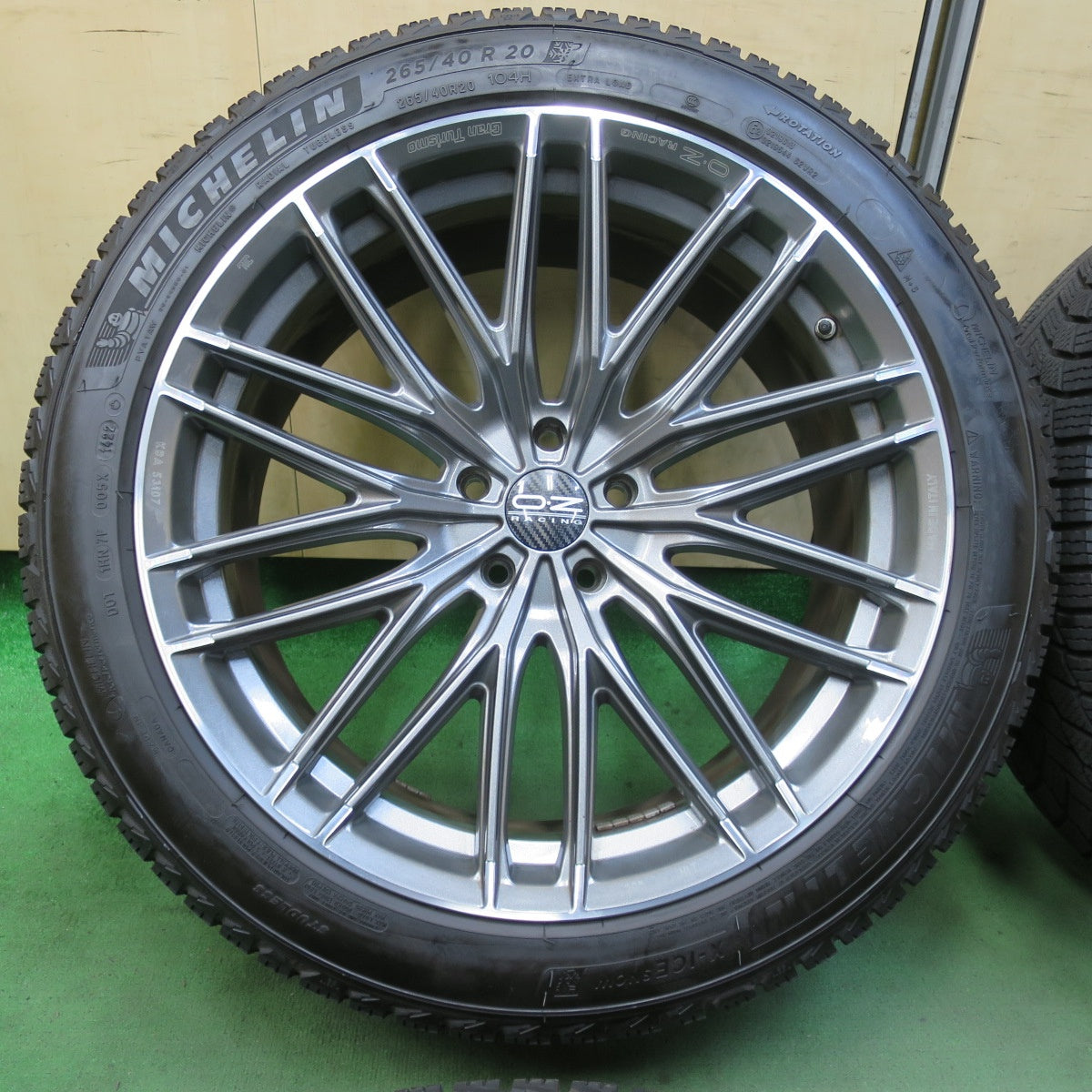 センサー付！バリ溝！22年！キレイ！9.5分★BMW 等 O・Z RACING Gran Turismo HLT 265/40R20 スタッドレス ミシュラン X-ICE SNOW OZ グランツーリズモ PCD112/5H★5110306イス
