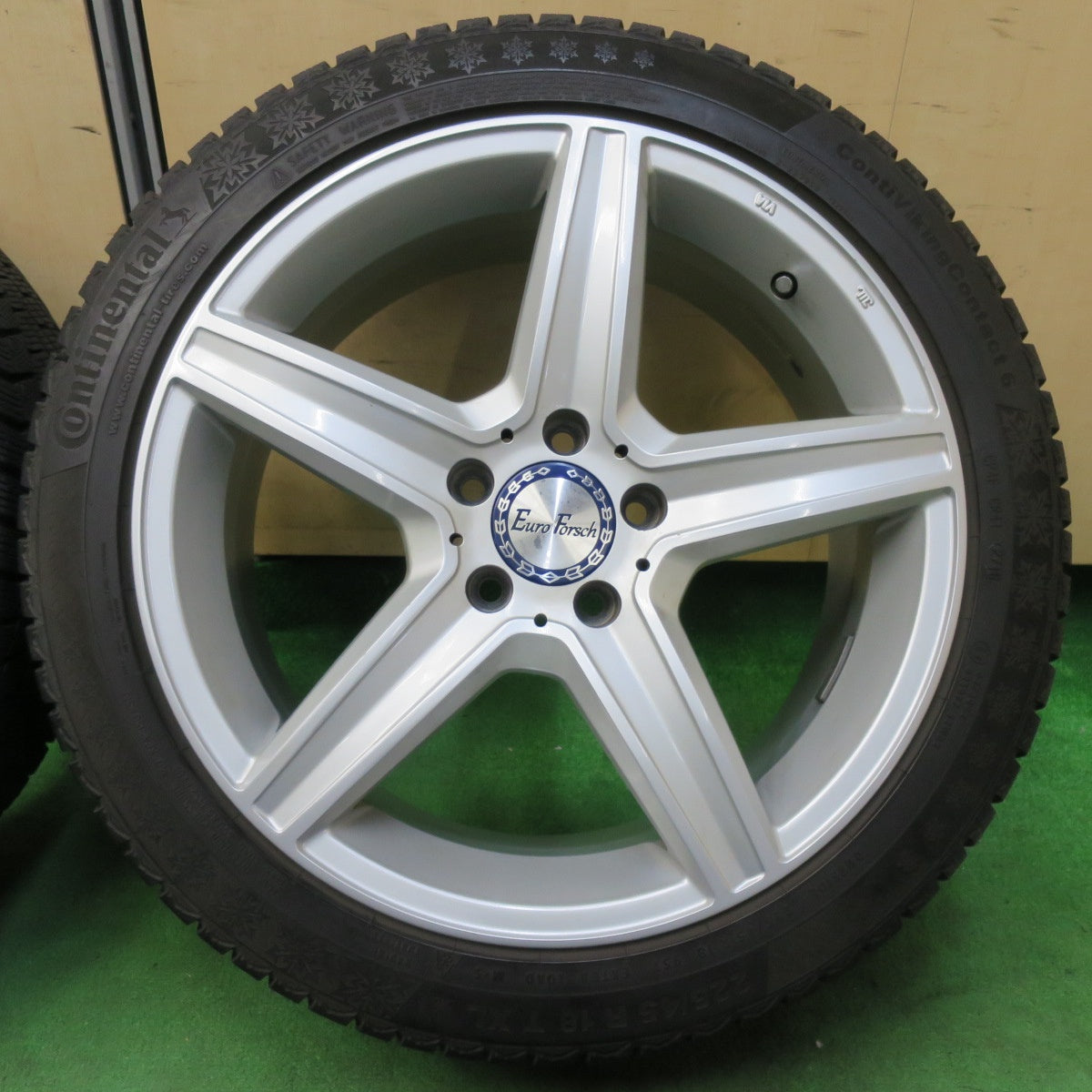 [送料無料] キレイ★ベンツ 等 EuroForsch 225/45R18 スタッドレス コンチネンタル コンチバイキング コンタクト6 ユーロフォルシュ PCD112/5H★4102207イス