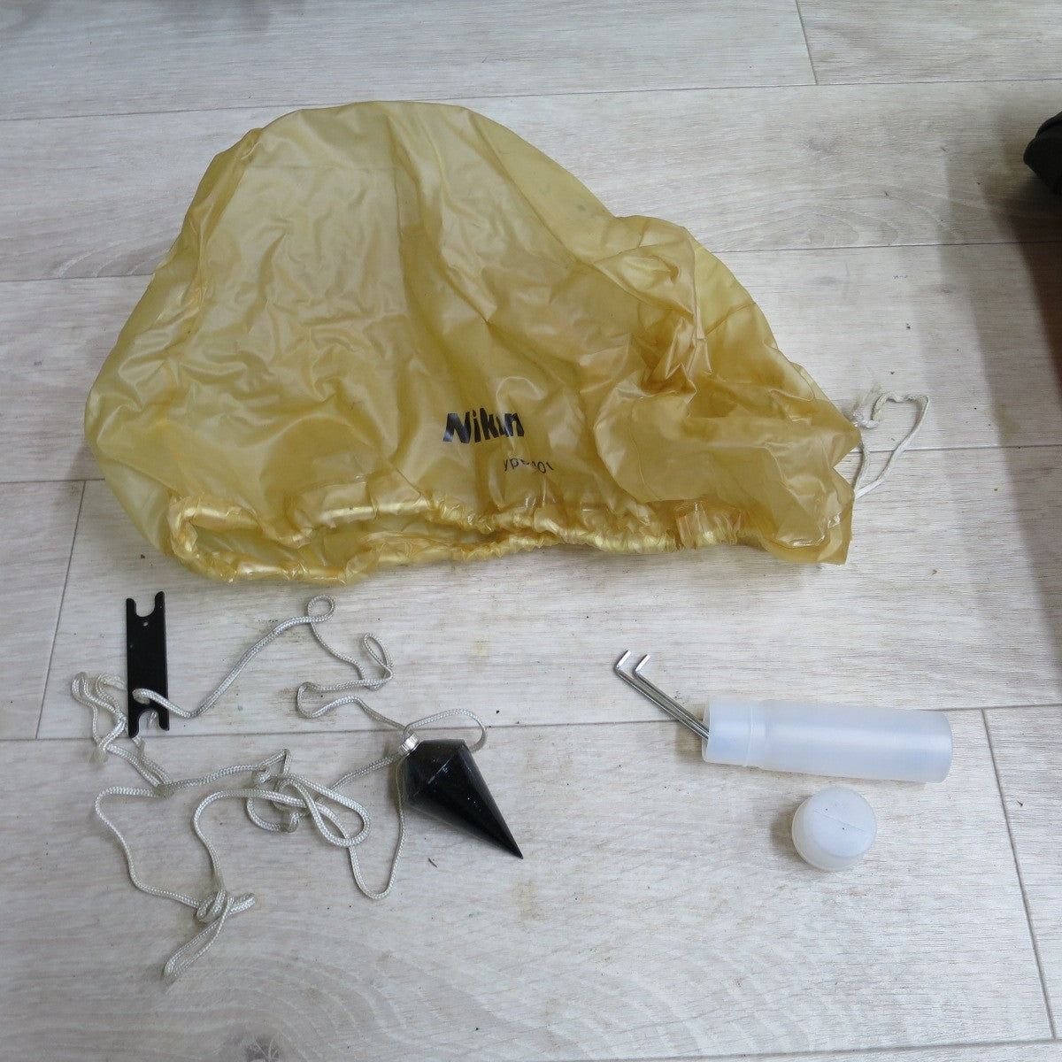 [送料無料] 三脚付き◆Nikon ニコン オートレベル AE-7C 三脚付 自動レベル 測量器 測量機 土木測量◆