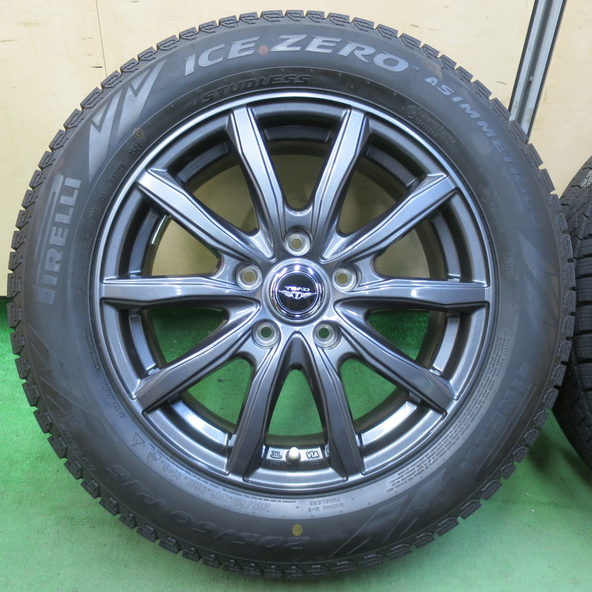 タイヤほぼ未使用！24年！キレイ★スタッドレス 205/60R16 ピレリ アイスゼロ アシンメトリコ TEAD テッド 16インチ PCD114.3/5H★5080805イス