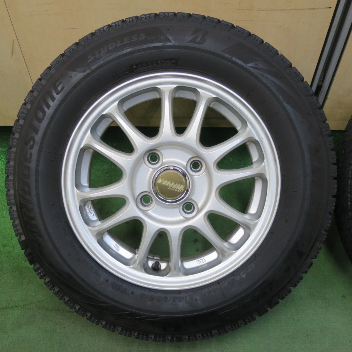 バリ溝！22年！キレイ！8.5分★スタッドレス 145/80R13 ブリヂストン ブリザック VRX2 FINAL MIND ファイナルマインド 13インチ PCD100/4H★5112804TTス