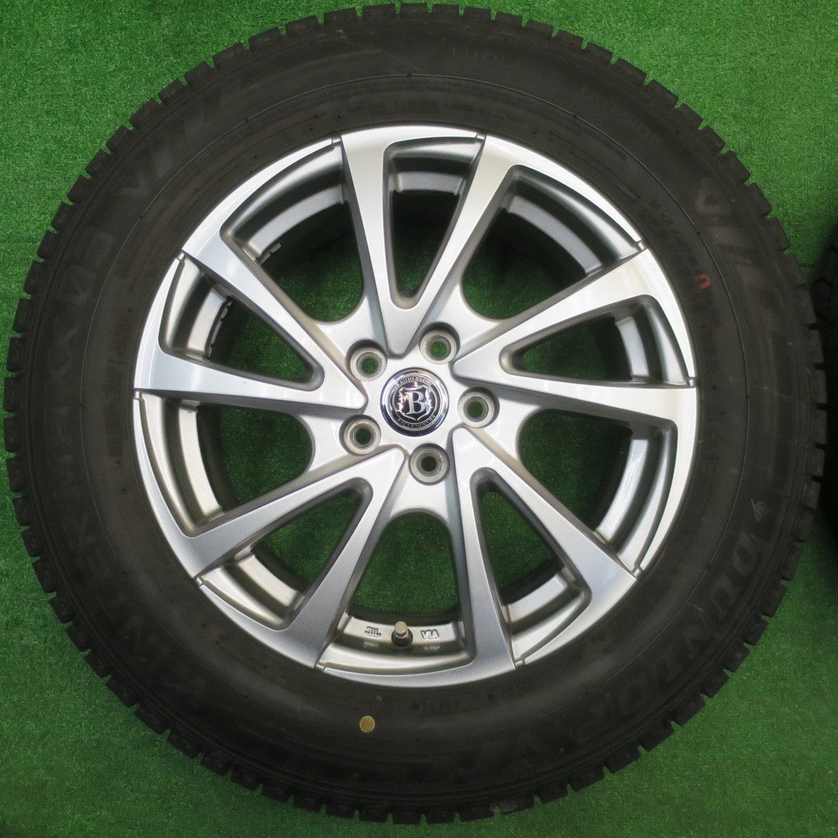 バリ溝！23年！キレイ！9.5分★フォレスター 等 205/65R16 スタッドレス ダンロップ ウインターマックス 03 BRANDLE-LINE ブランドルライン 16インチ PCD100/5H★5102809NJス