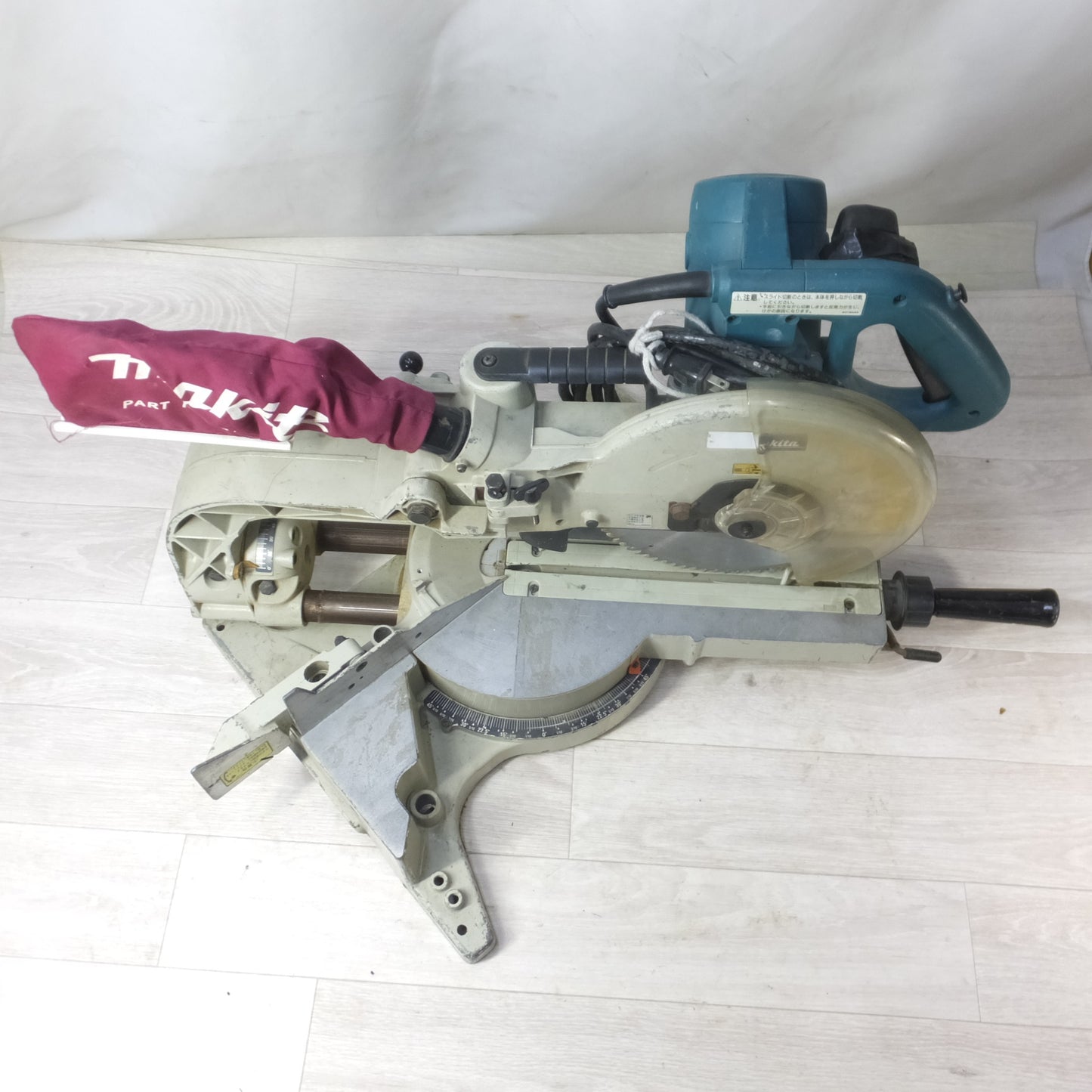 [送料無料] ◆makita マキタ 260mm スライドマルノコ LS1014 木工用 切断機 丸のこ 電動工具 100V 50/60Hz◆