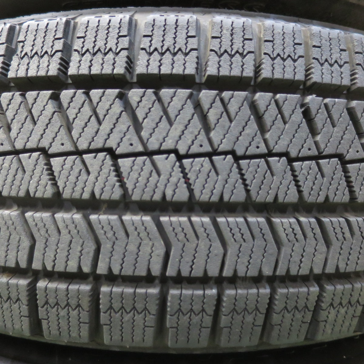 バリ溝！23年！キレイ！9.5分★スタッドレス 195/65R15 ブリヂストン ブリザック VRX2 JOKER ジョーカー 15インチ PCD114.3/5H★5102402イス
