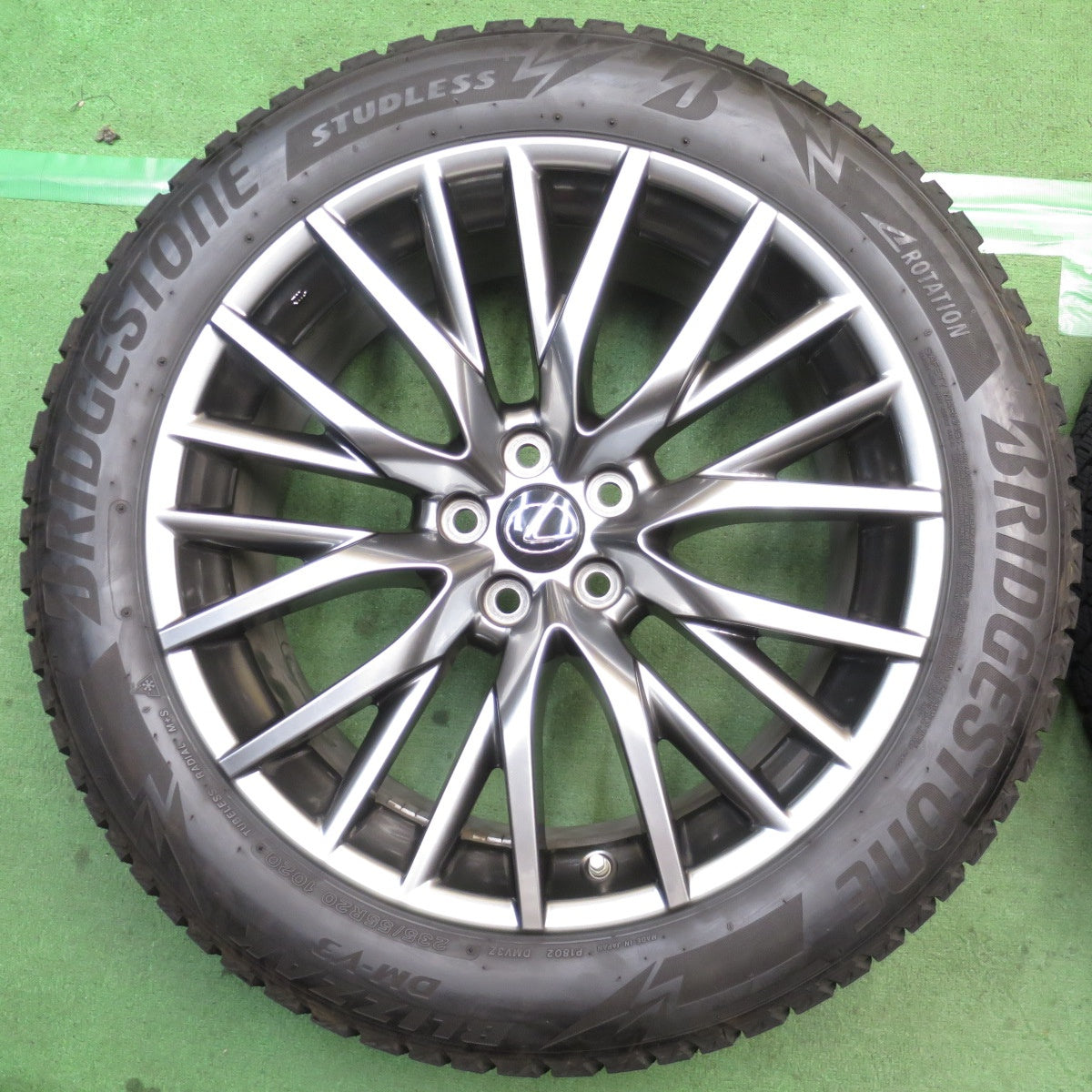センサー付！バリ溝！キレイ！8.5分◎レクサス RX Fスポーツ 純正 235/55R20 スタッドレス ブリヂストン ブリザック DM-V3 20インチ PCD114.3/5H◎6090903NJス