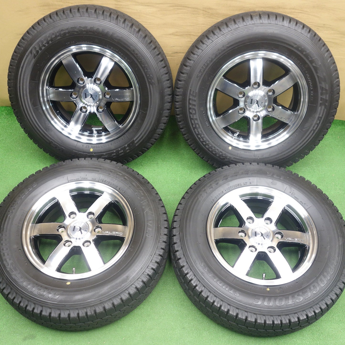 ほぼ未使用！キレイ◎スタッドレス 195/80R15 107/105L ブリヂストン ブリザック VL1 DV DIAVOLETTO VALERIO ディアヴォレット ヴァレリ 15インチ PCD139.7/6H◎6080301KTノ