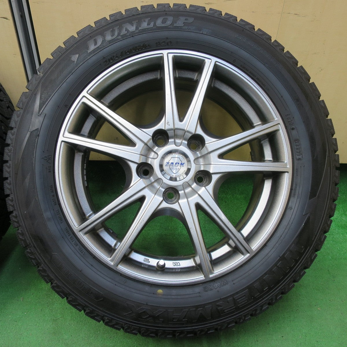 [送料無料] バリ溝！21年！9.5分★スタッドレス 205/60R16 ダンロップ ウインターマックス WM02 ZACK JP-115 MONZA PCD114.3/5H★4100404イス