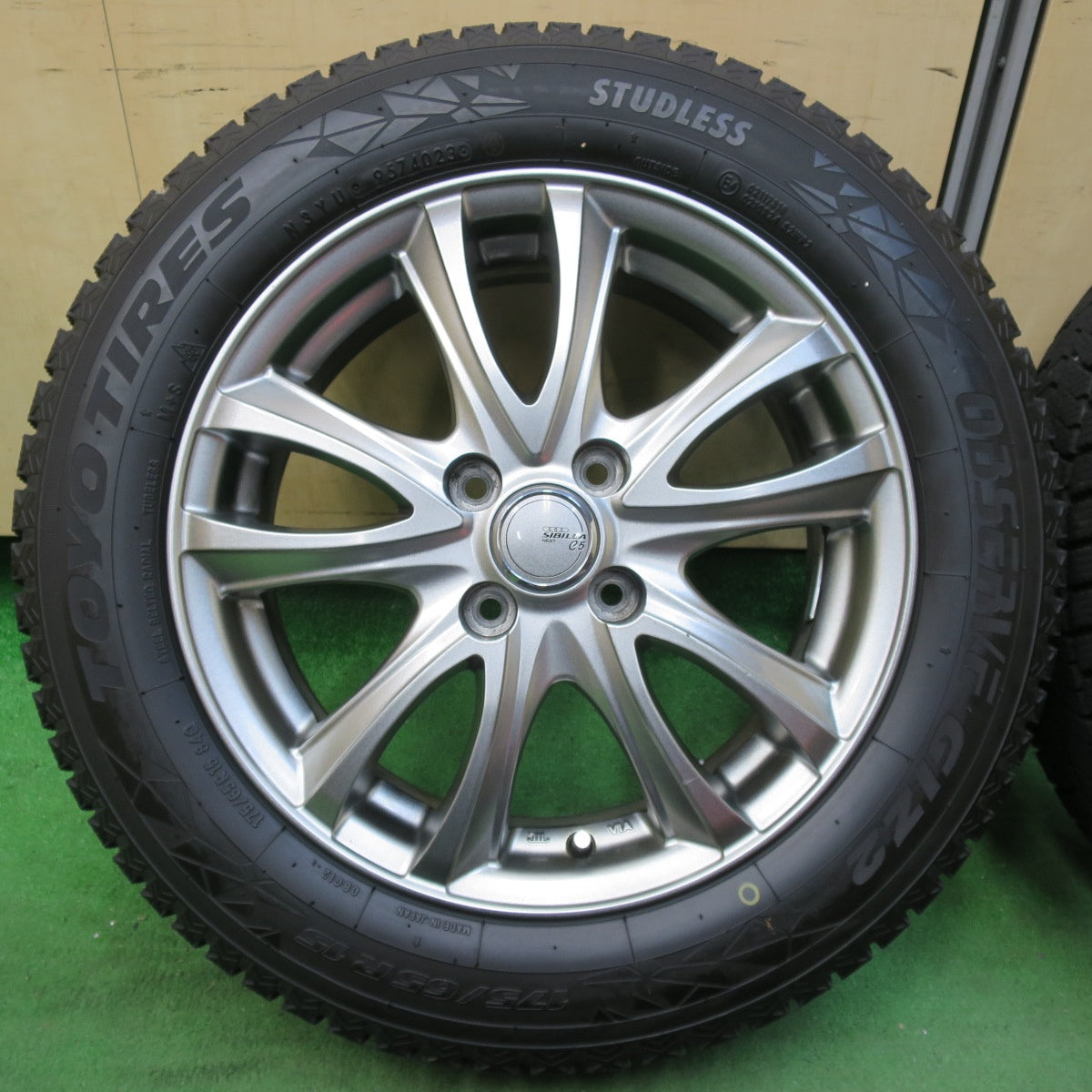 [送料無料] バリ溝！23年！キレイ！ほぼ10分★スタッドレス 175/65R15 トーヨー オブザーブ GIZ2 SIBILLA NEXT C5 シビラ 15インチ PCD100/4H★5010802イス