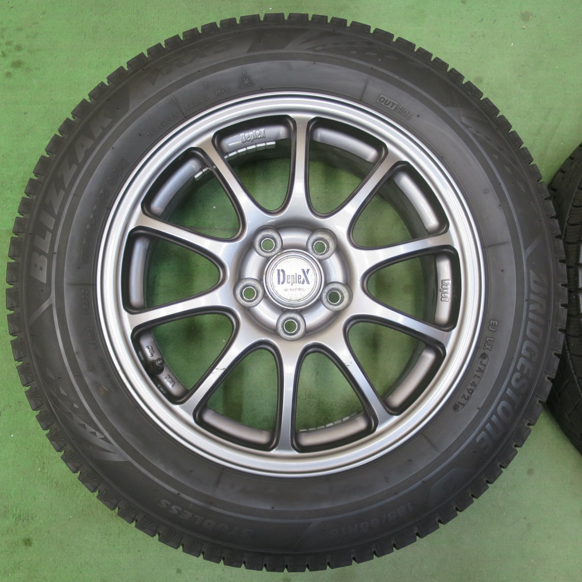 バリ溝！キレイ！9分★プリウス 等 185/65R15 スタッドレス ブリヂストン ブリザック VRX3 DepleX デプレックス 15インチ PCD100/5H★6022306イス