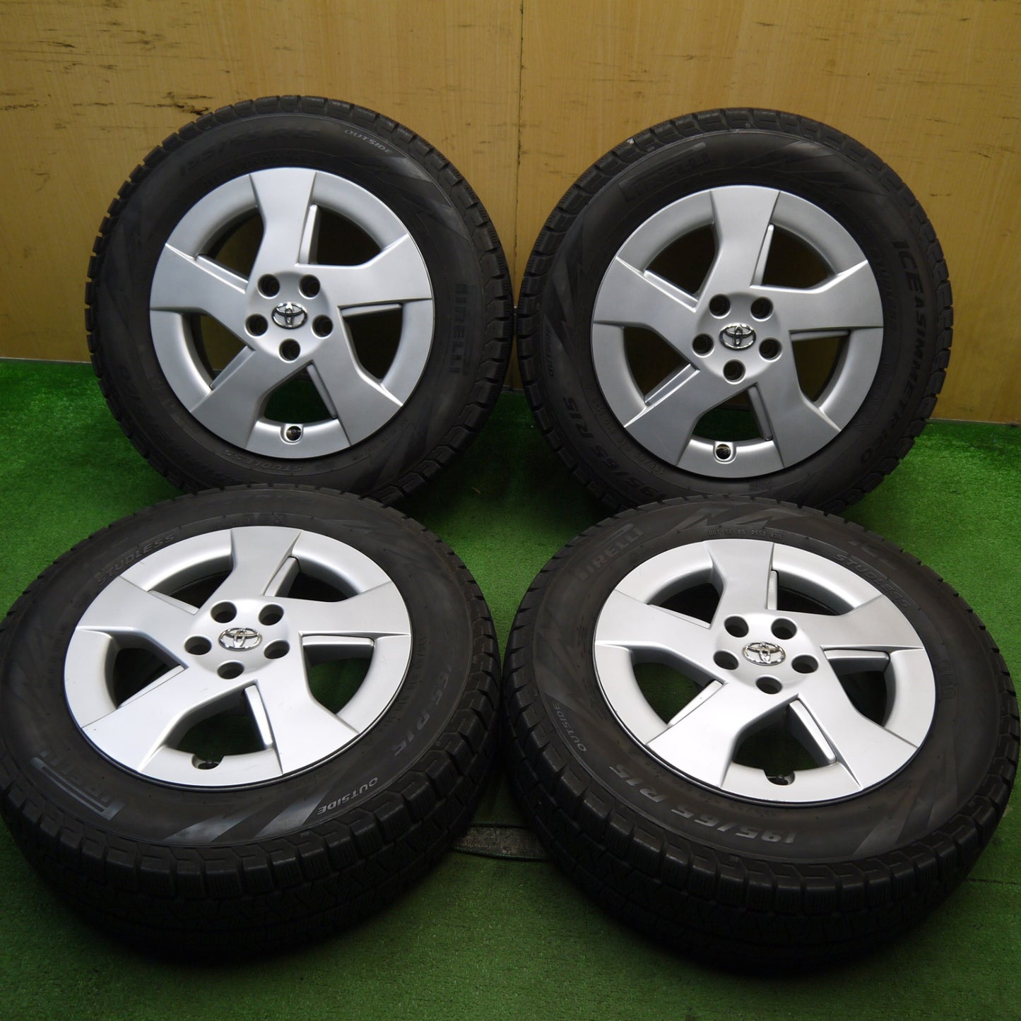 4本価格★トヨタ 30系 プリウス 純正 195/65R15 スタッドレス ピレリ アイスアシンメトリコ 15インチ PCD100/5H★5052105Hス