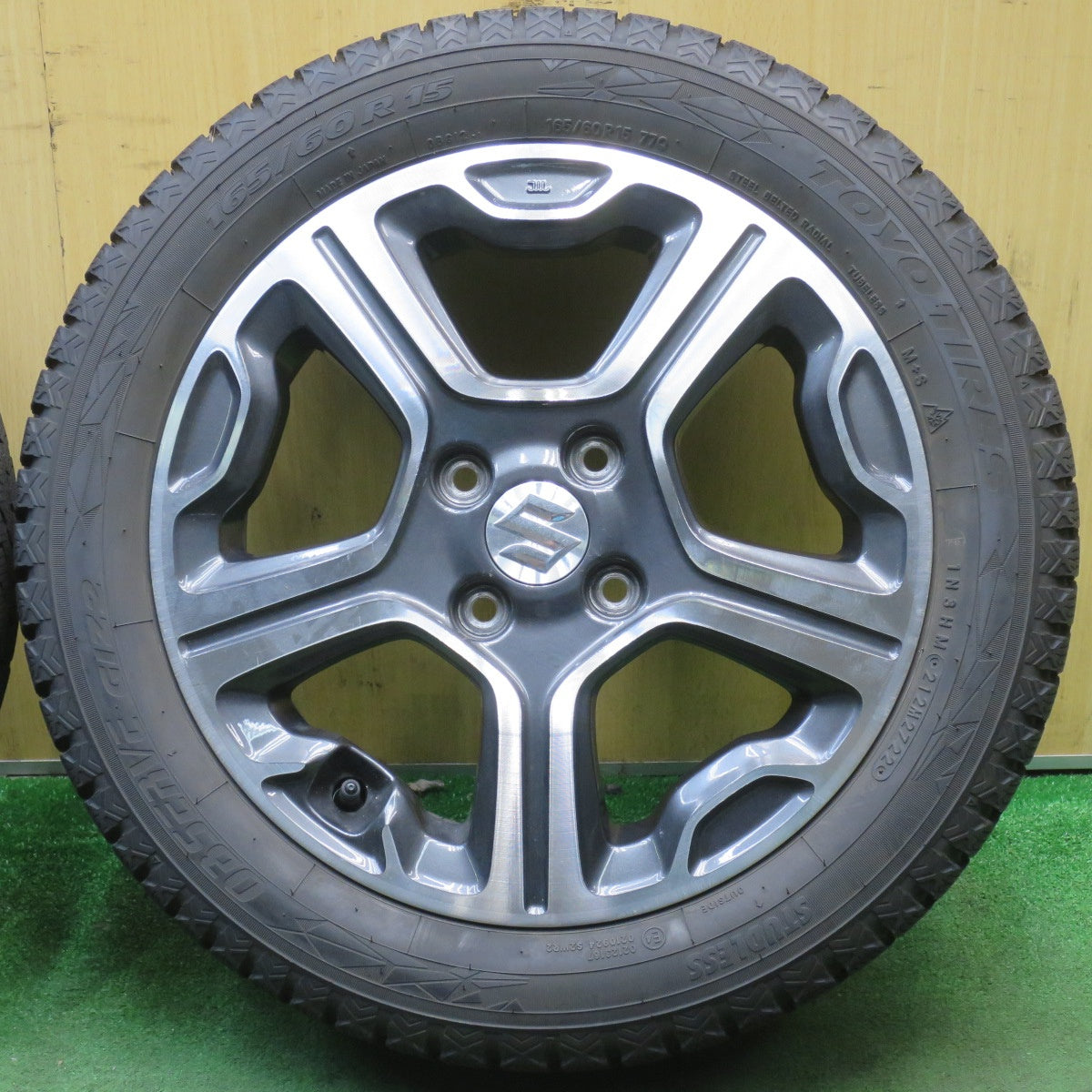 バリ溝！22年！9.5分以上★スズキ MR31S ハスラー 純正 165/60R15 スタッドレス トーヨー オブザーブ GIZ2 15インチ PCD100/4H★5092402NJス