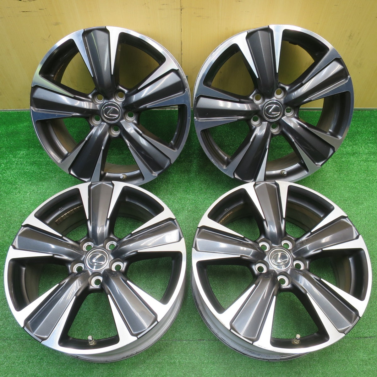 センサー付！キレイ★レクサス UX バージョンL 純正 ホイール 18インチ 18×7J PCD114.3/5H★5102401NJホ