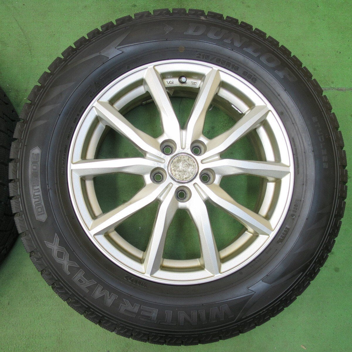 バリ溝！23年！9.5分★フォレスター 等 215/65R16 スタッドレス ダンロップ ウインターマックス WM02 EURO SPEED SPIDER-5 ユーロスピード PCD100/5H★5022119イス
