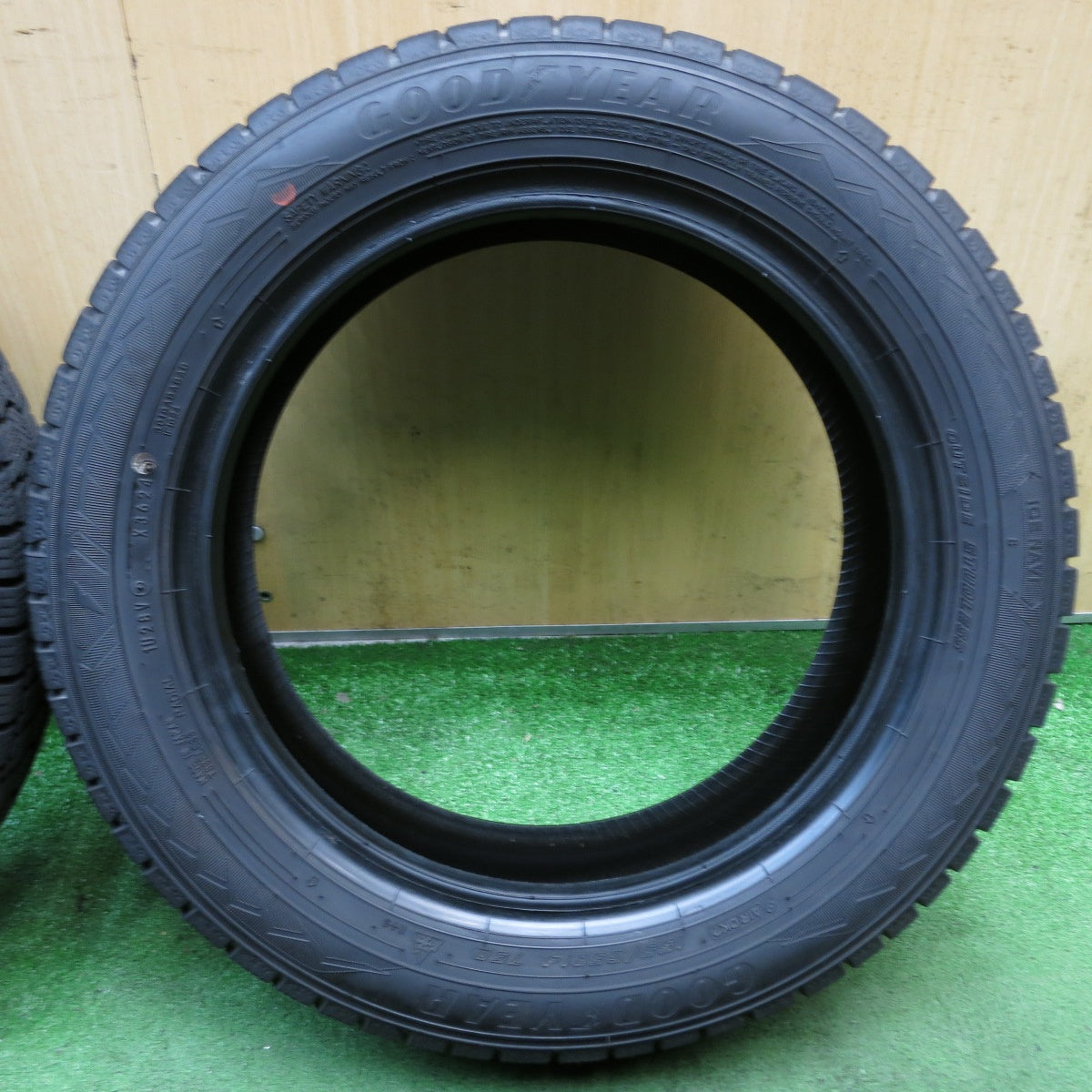 バリ溝！24年！9分◎スタッドレス 155/65R14 グッドイヤー アイスナビ8 タイヤ 14インチ 軽自動車 N-BOX スペーシア タント 等◎6092107KKスタ