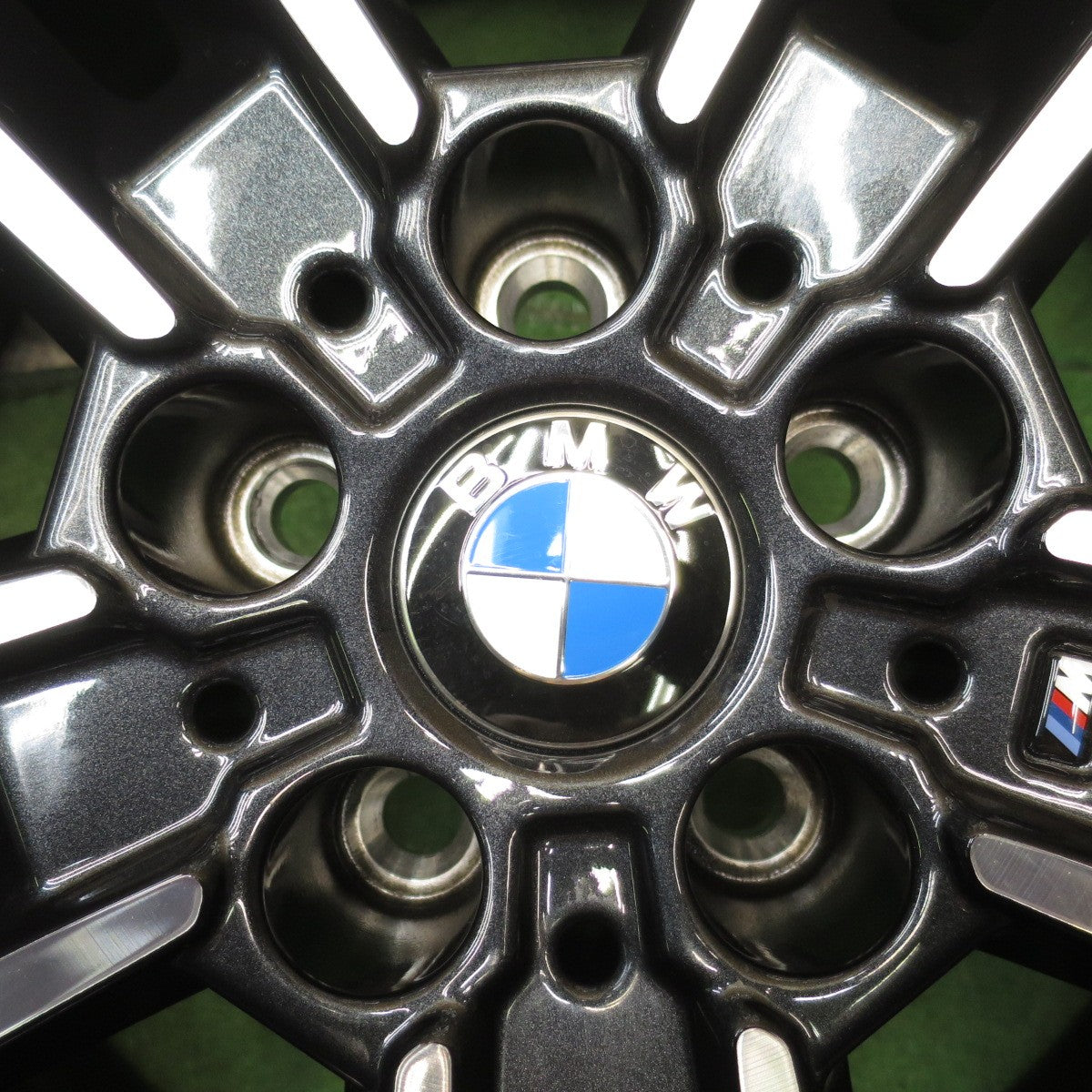 センサー付 バリ溝 23年 綺麗 9.5分以上★BMW x2 xDrive 20i Mスポーツ 純正  245/45R19 スタッドレス ブリヂストン ブリザック VRX3 PCD112/5H★5052102NJス