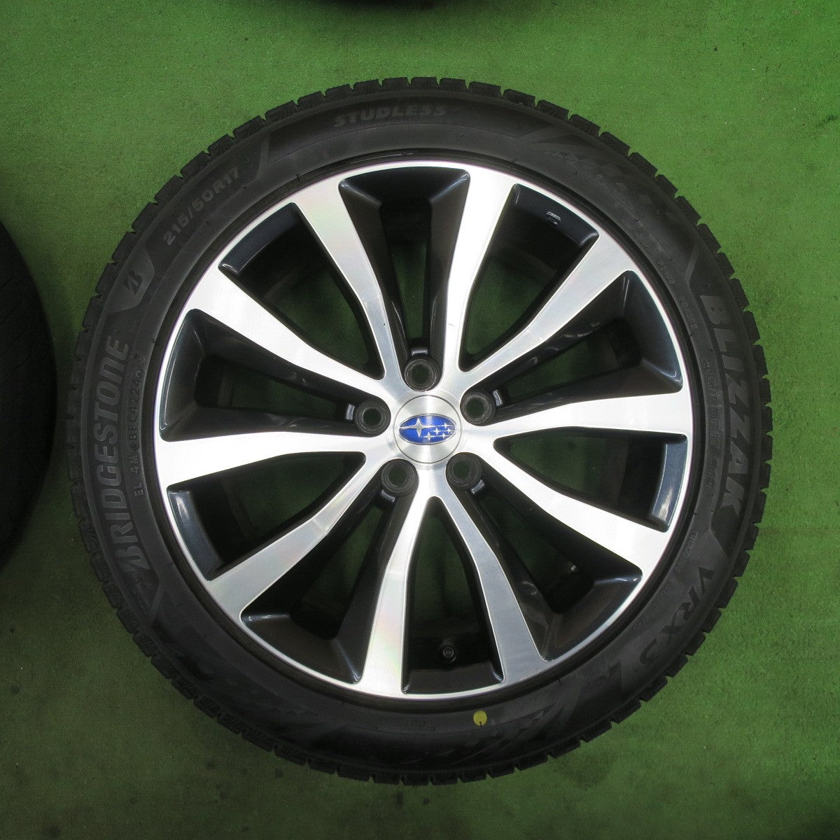 バリ溝！24年！9.5分★スバル エクシーガ クロスオーバー7 純正 215/50R17 スタッドレス ブリヂストン ブリザック VRX3 17インチ PCD100/5H★6021808TTス