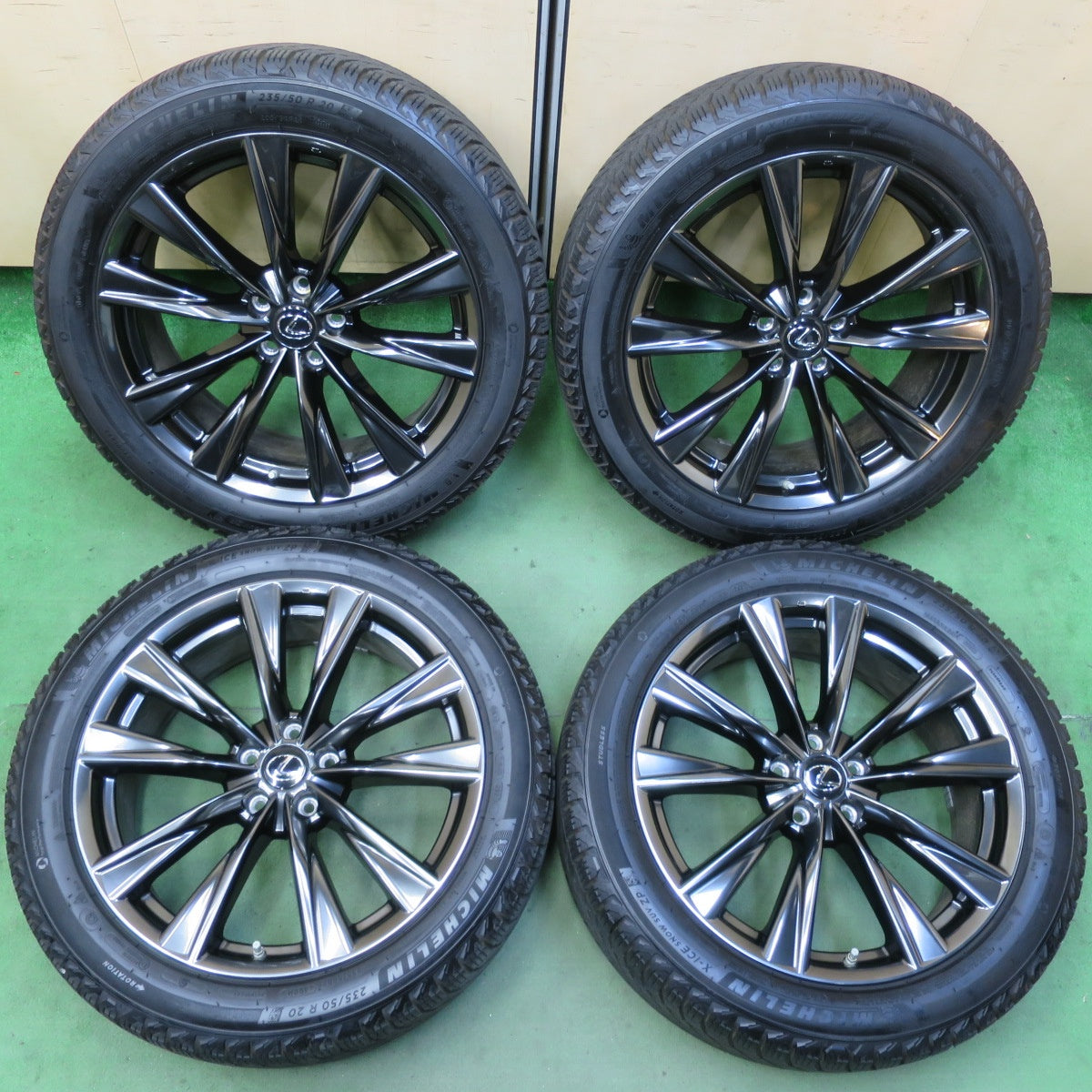 センサー付！超バリ溝！21年！キレイ！ほぼ10分★レクサス NX Fスポーツ 純正 235/50R20 スタッドレス X-ICE SNOW SUV ZP 20インチ PCD114.3/5H★5072801イス