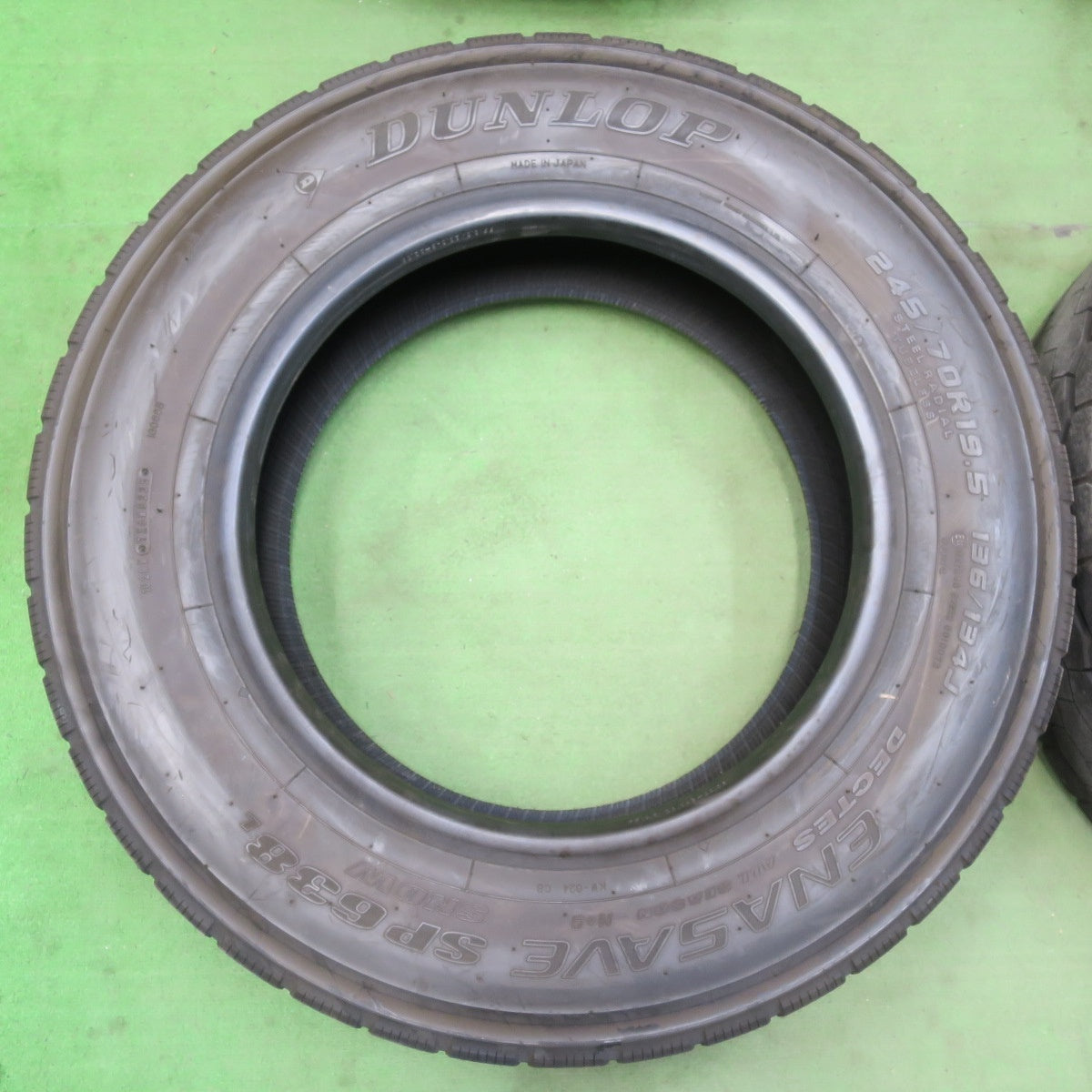 新車外し！25年！ほぼ未使用★トラック タイヤ 245/70R19.5 136/134J ダンロップ エナセーブ SP638L DECTES デクテス オールシーズン 19.5インチ★5052610イスタ