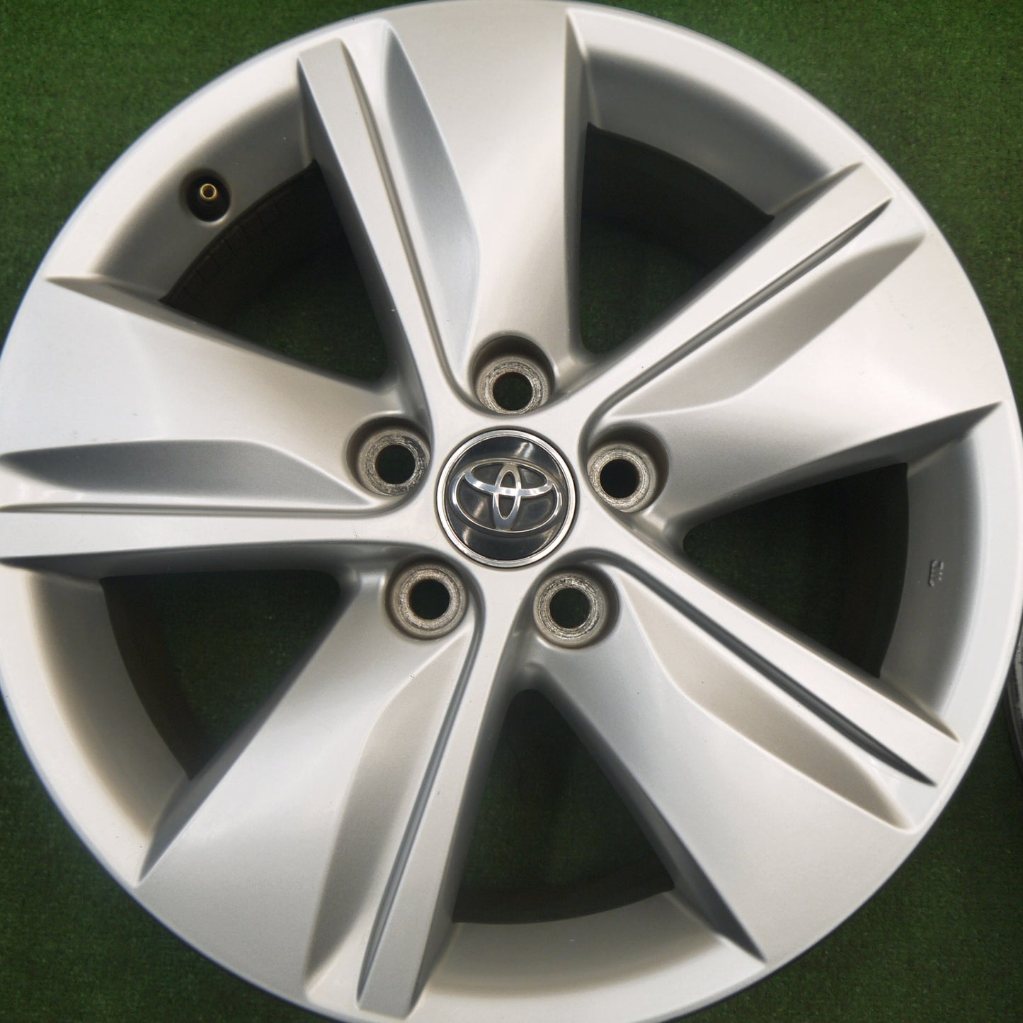 キレイ★トヨタ 60系 ハリアー 純正 ホイール 17インチ 17×7J PCD114.3/5H★6010606Hホ