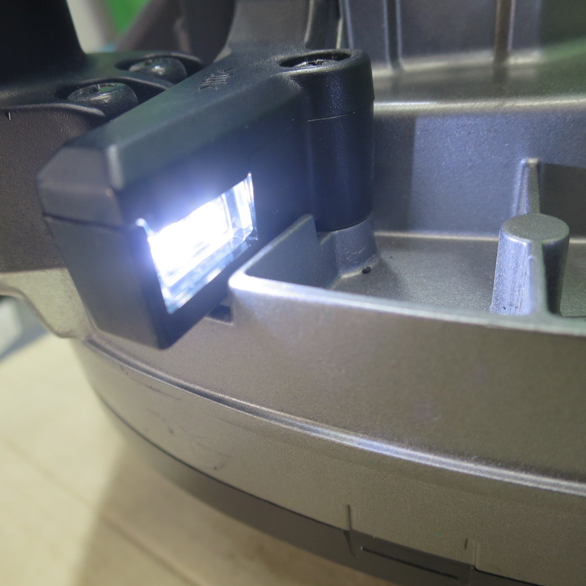 [送料無料] ☆マキタ 185mm 充電式 チップソー カッター CS001G 電動 工具 切断機 makita コードレス☆