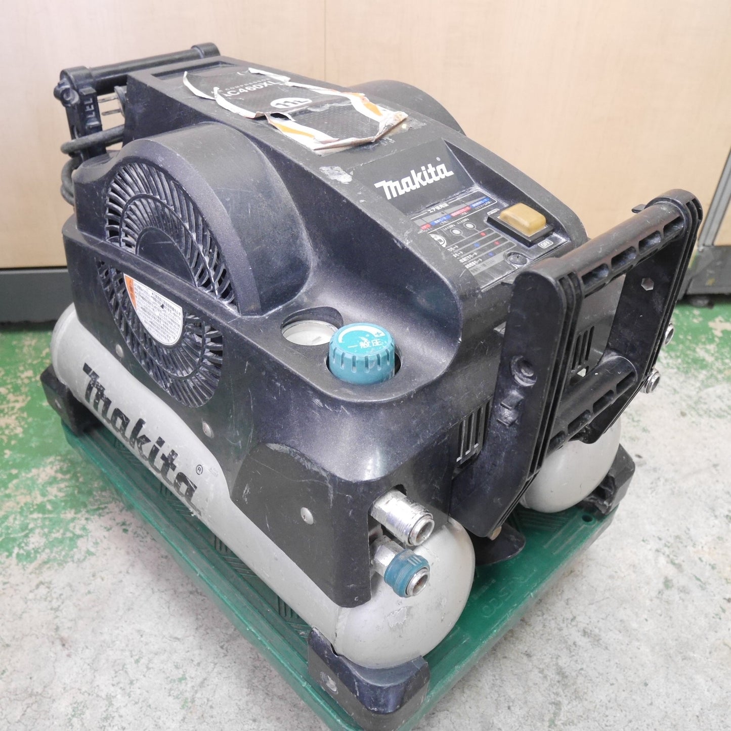 ☆マキタ エア コンプレッサー AC460XL 11L 高圧用 一般用 エアー ツール 工具 makita 100V 現状品☆ [送料無料]