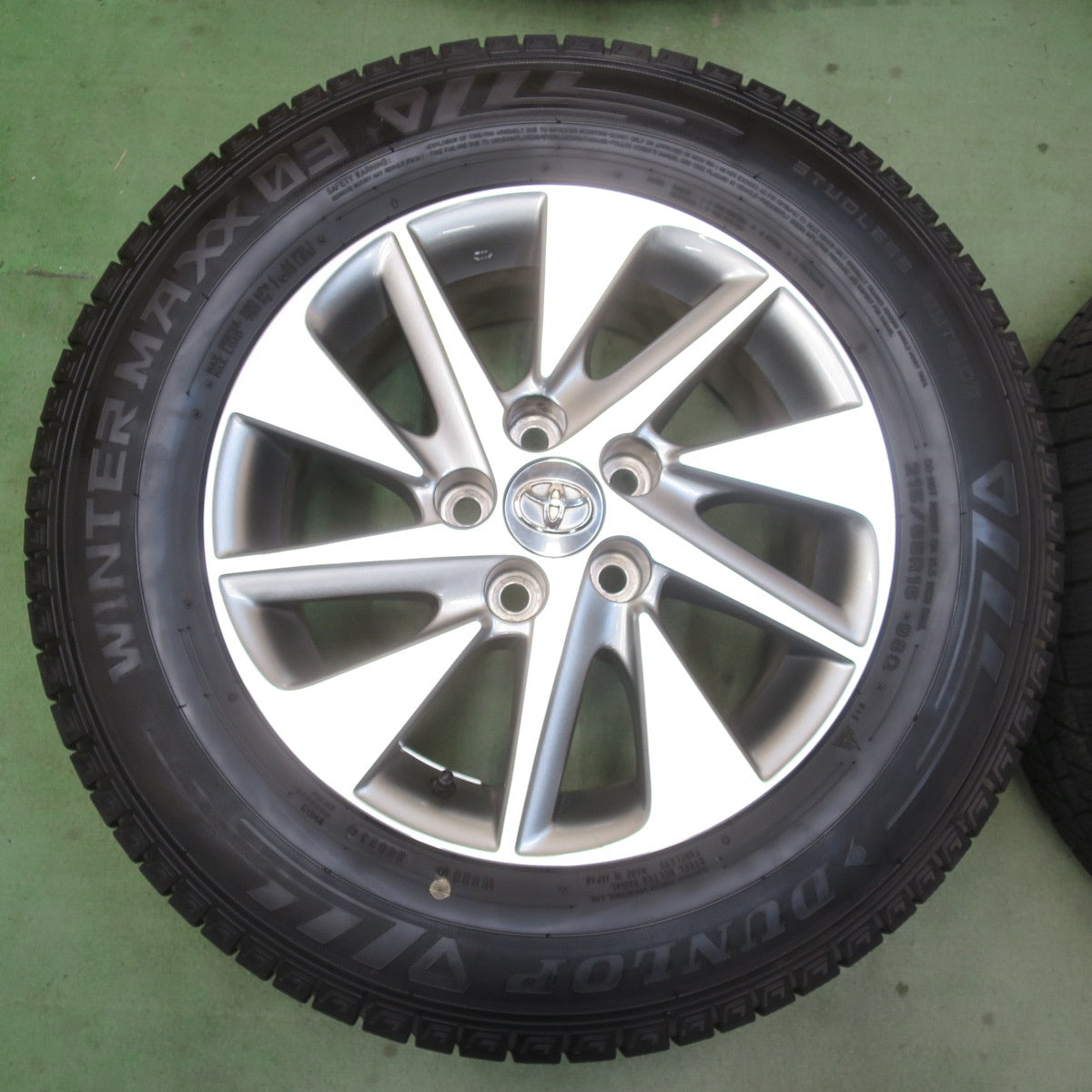 バリ溝！23年！9.5分★トヨタ 20系 アルファード ハイブリッド ヴェルファイア 純正 215/65R16 スタッドレス ダンロップ ウインターマックス03 16インチ PCD114.3/5H★6051406イス