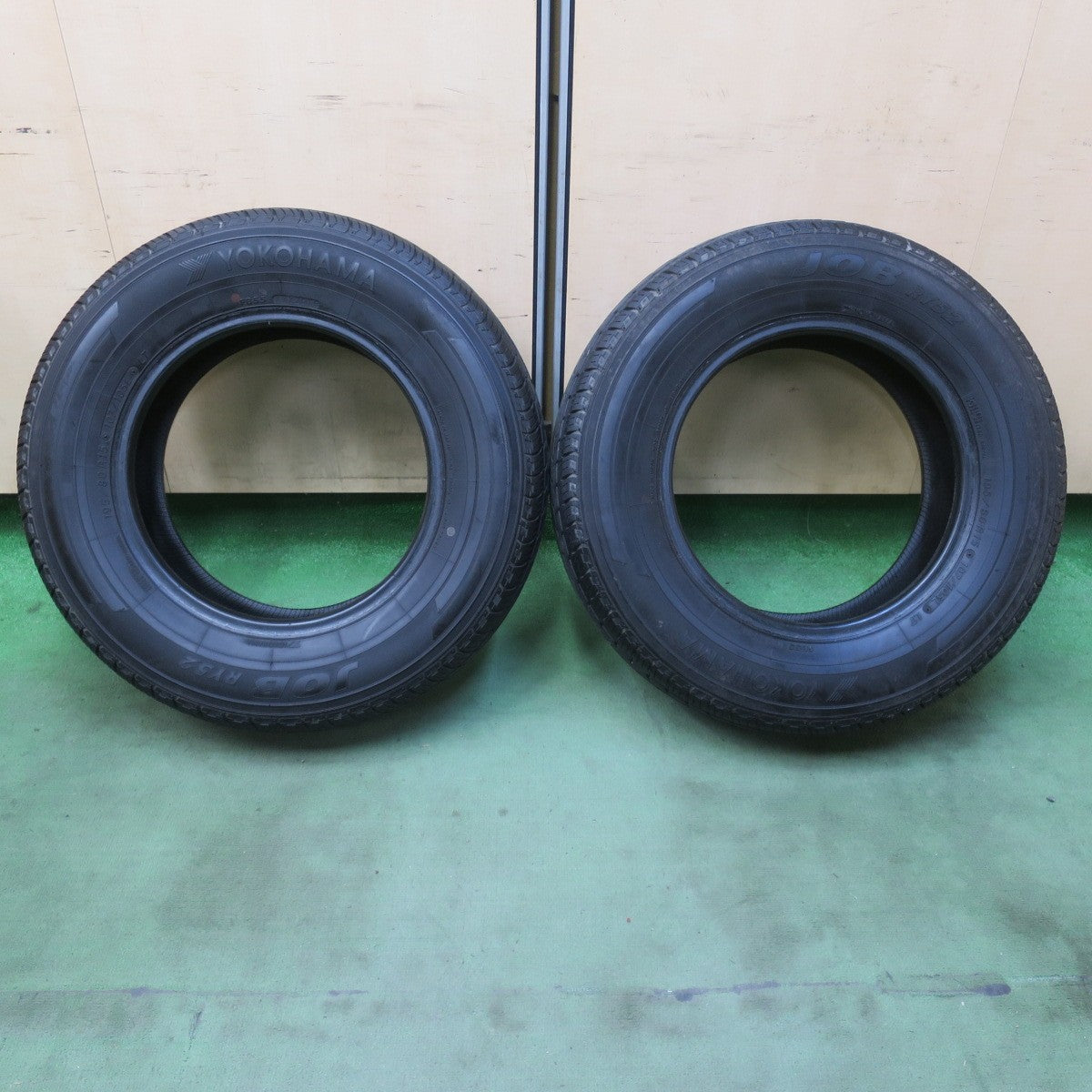 バリ溝！9.5分！2本★195/80R15 107/105L ヨコハマ JOB RY52 タイヤ 15インチ ハイエース キャラバン 等★6050609イノタ