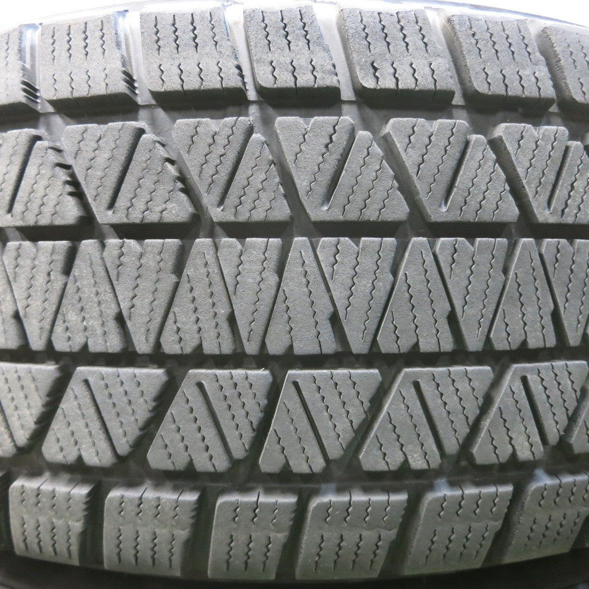 *送料無料* バリ溝！22年！キレイ！9分★トヨタ FJクルーザー 純正 スチール 265/65R17 スタッドレス ブリヂストン ブリザック DM-V3 PCD139.7/6H★4041011イス